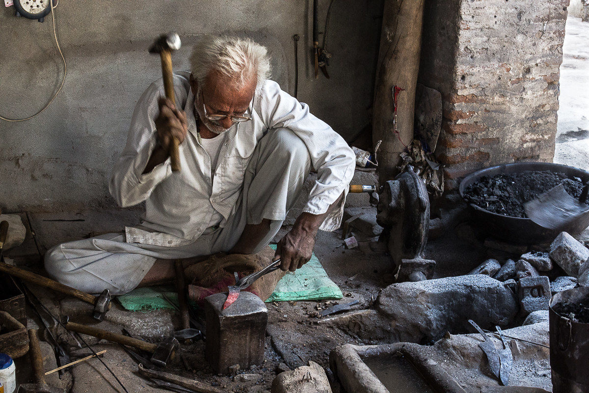 Maestro: " Percussioni".