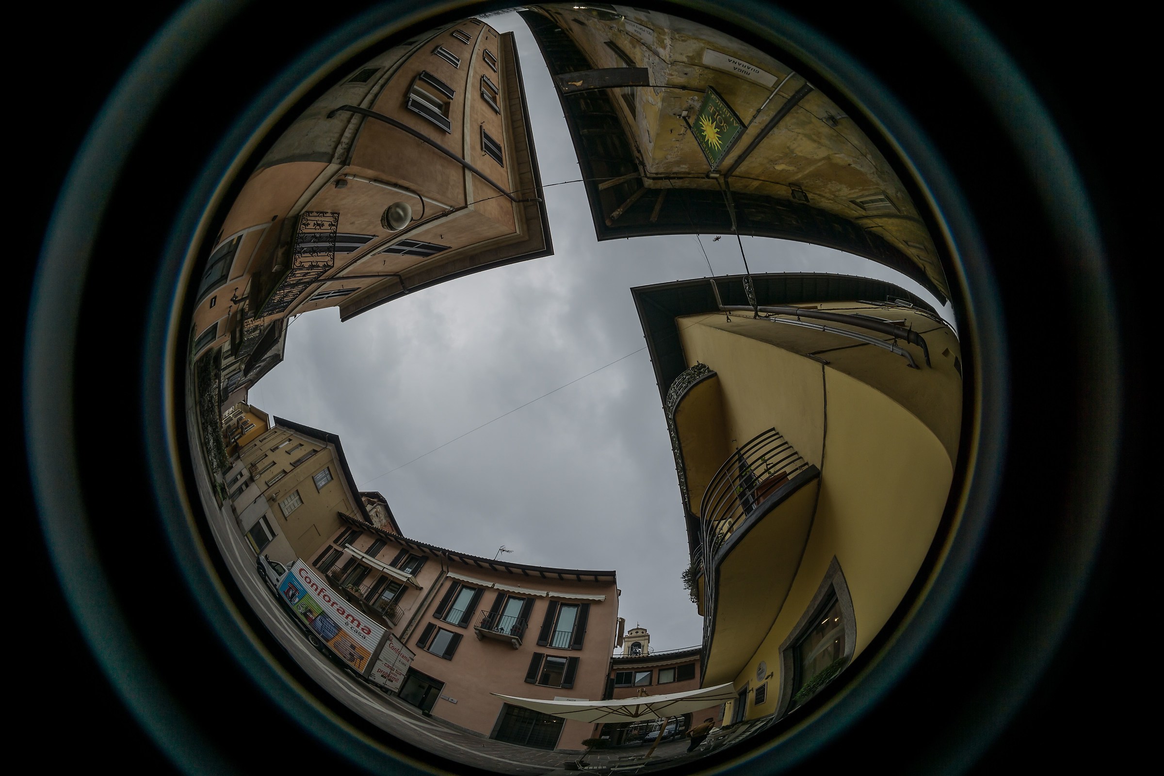 Sesto Calende - Piazza Cesare Abba - 2