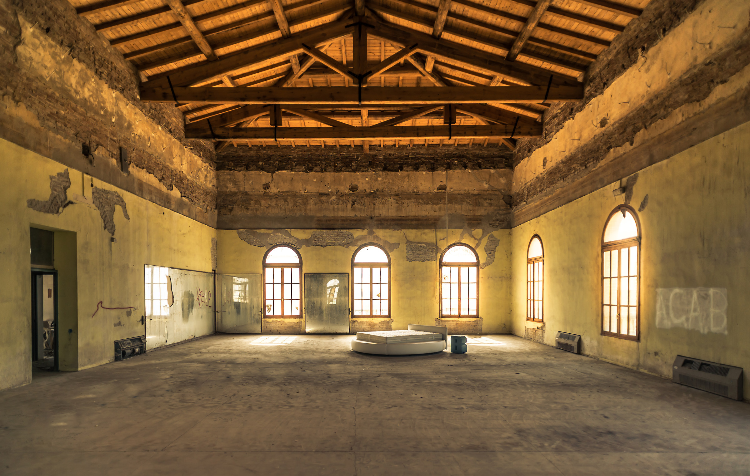 L'interno della Casa Del Balilla....Quistello (Mantova)