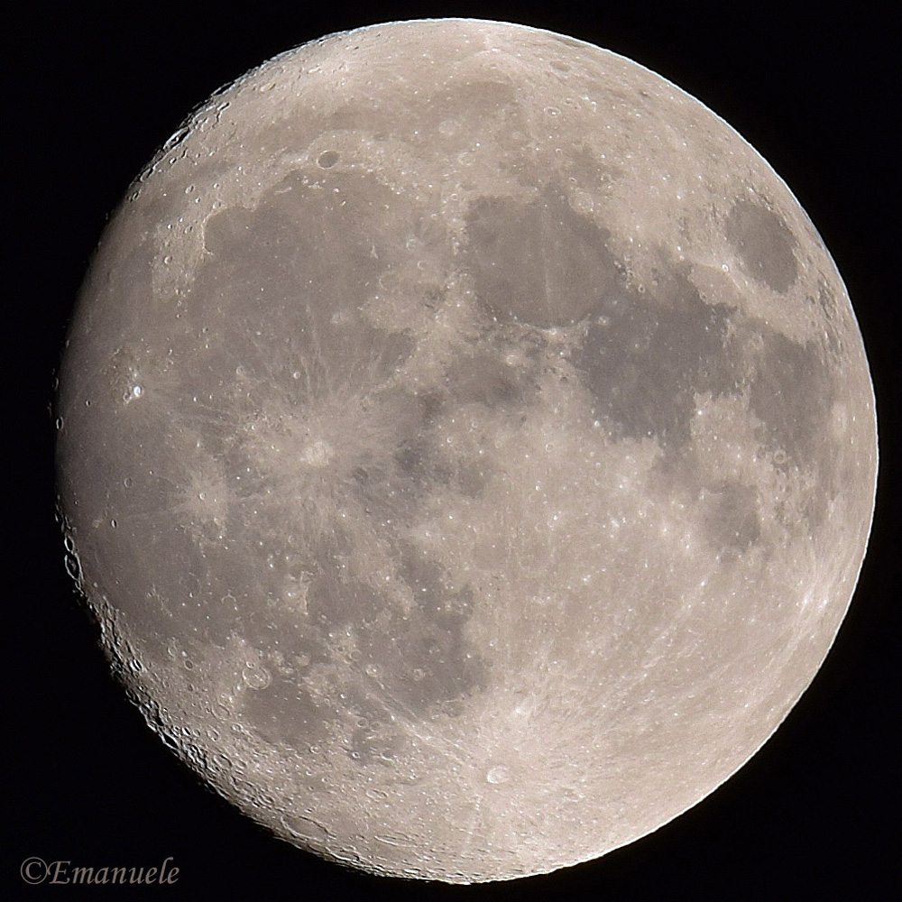 Super Moon (almost full)