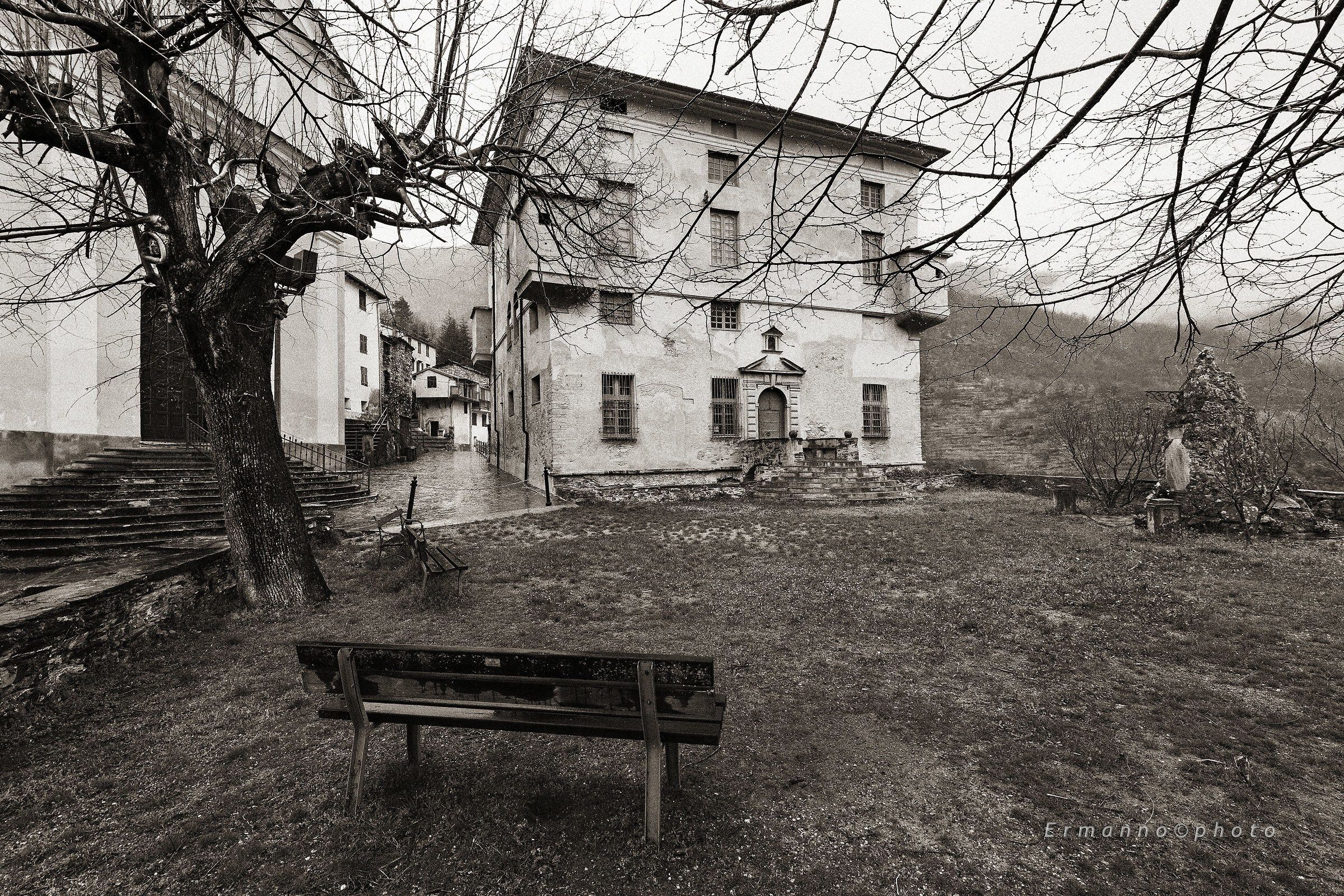Castello di Rezzo con giardino