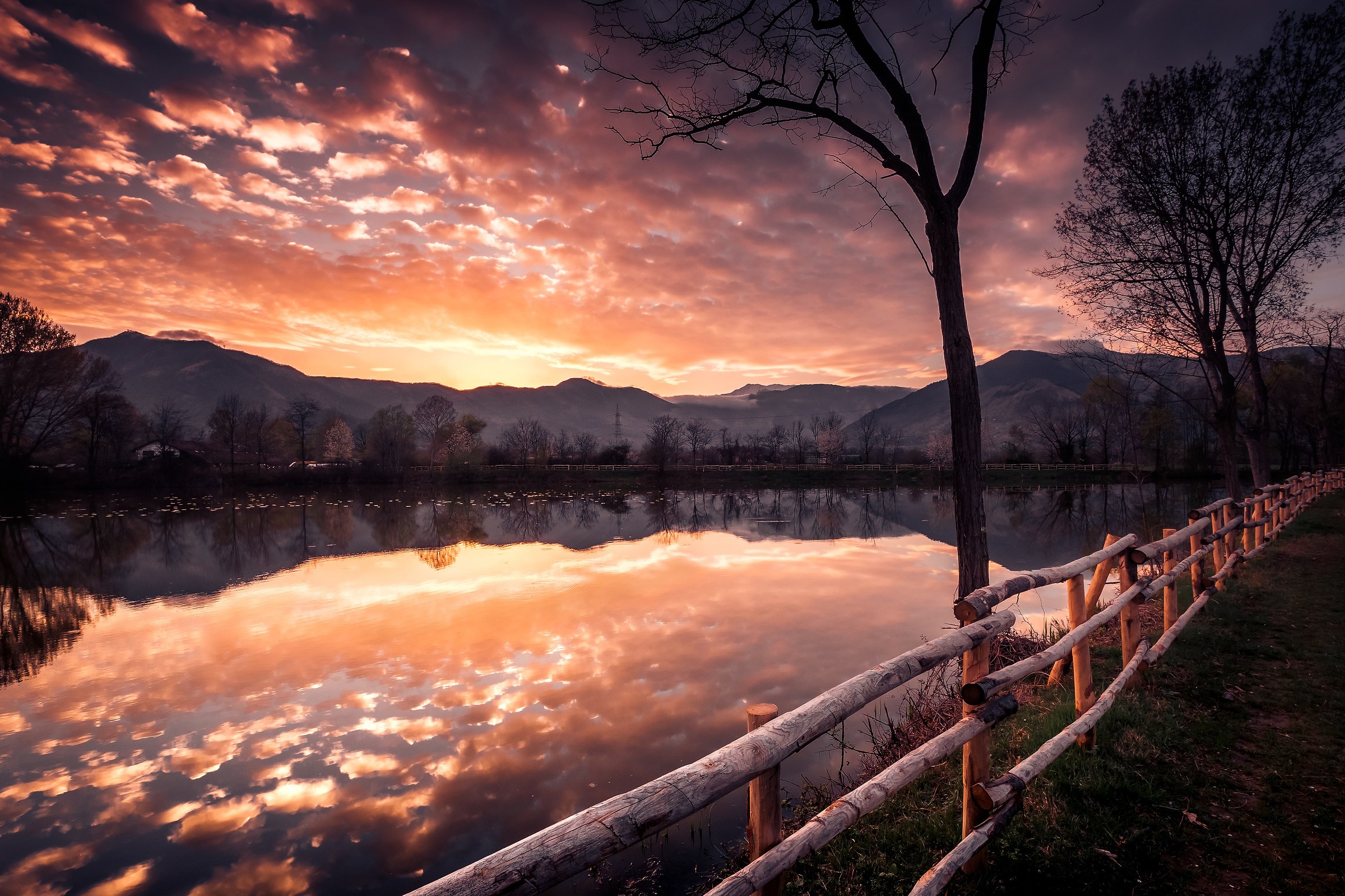 Lights and clouds in the mirror