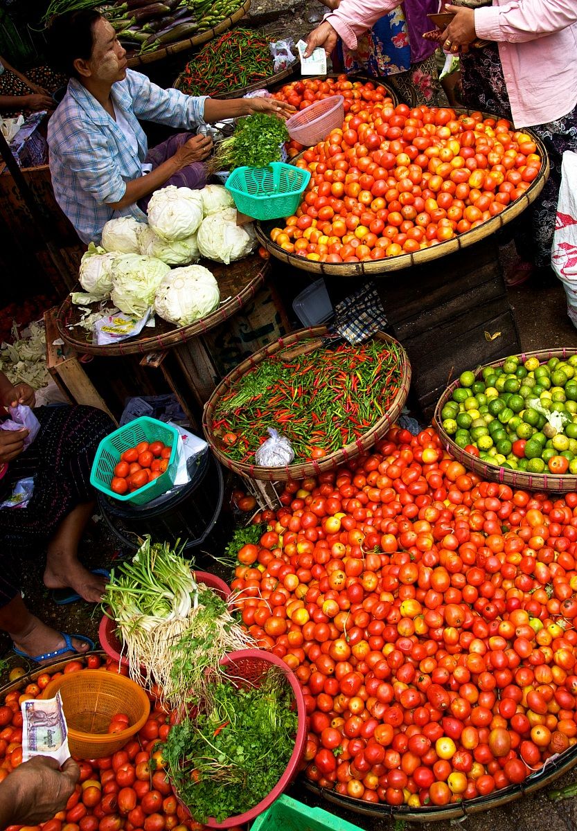 Burma - Market near Yangon