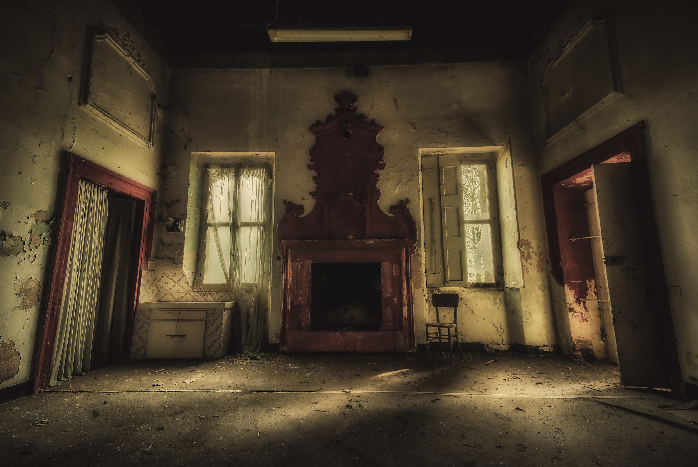 Red passion ... abandoned mansion G.