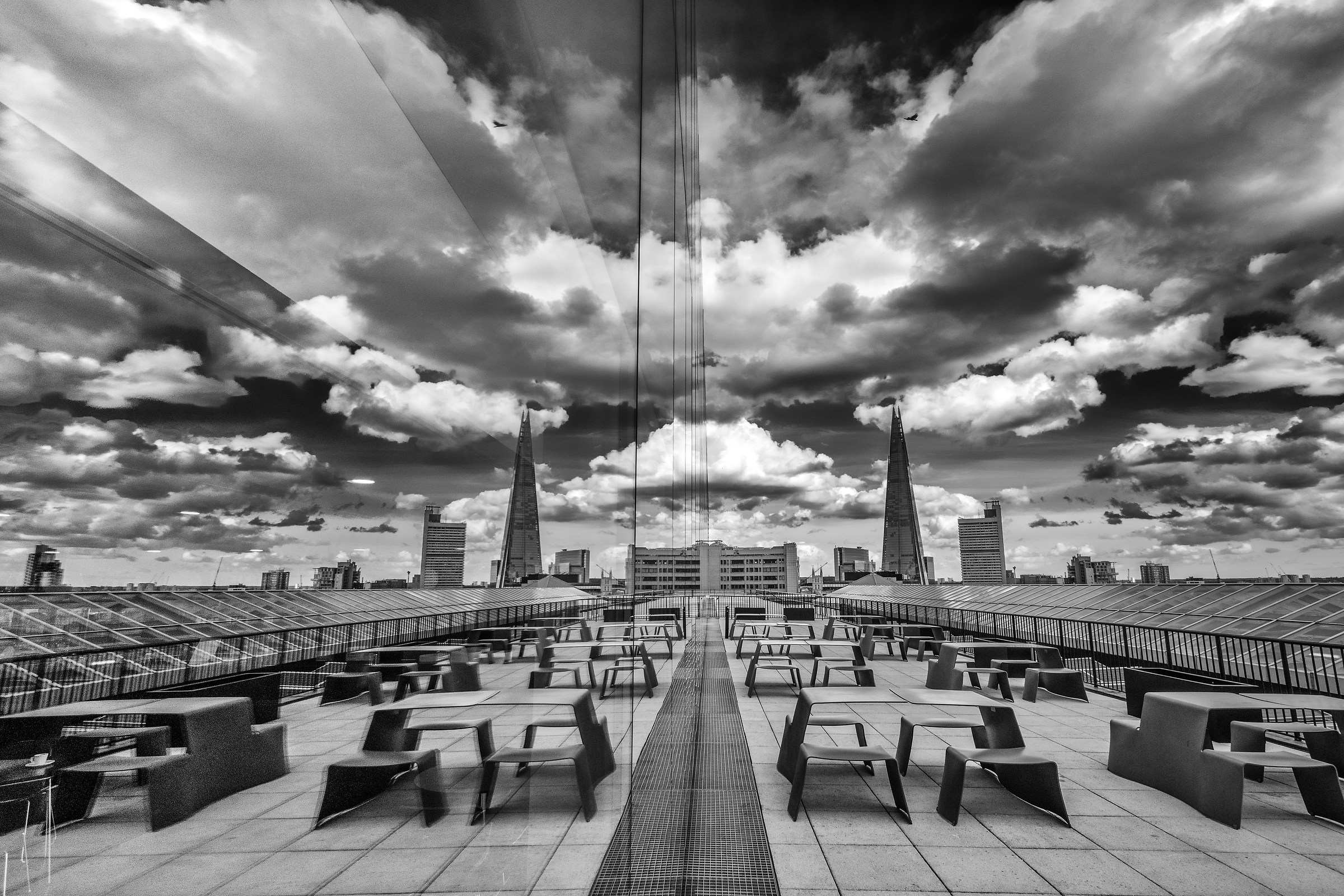 The Shard e nuvole in duplicato