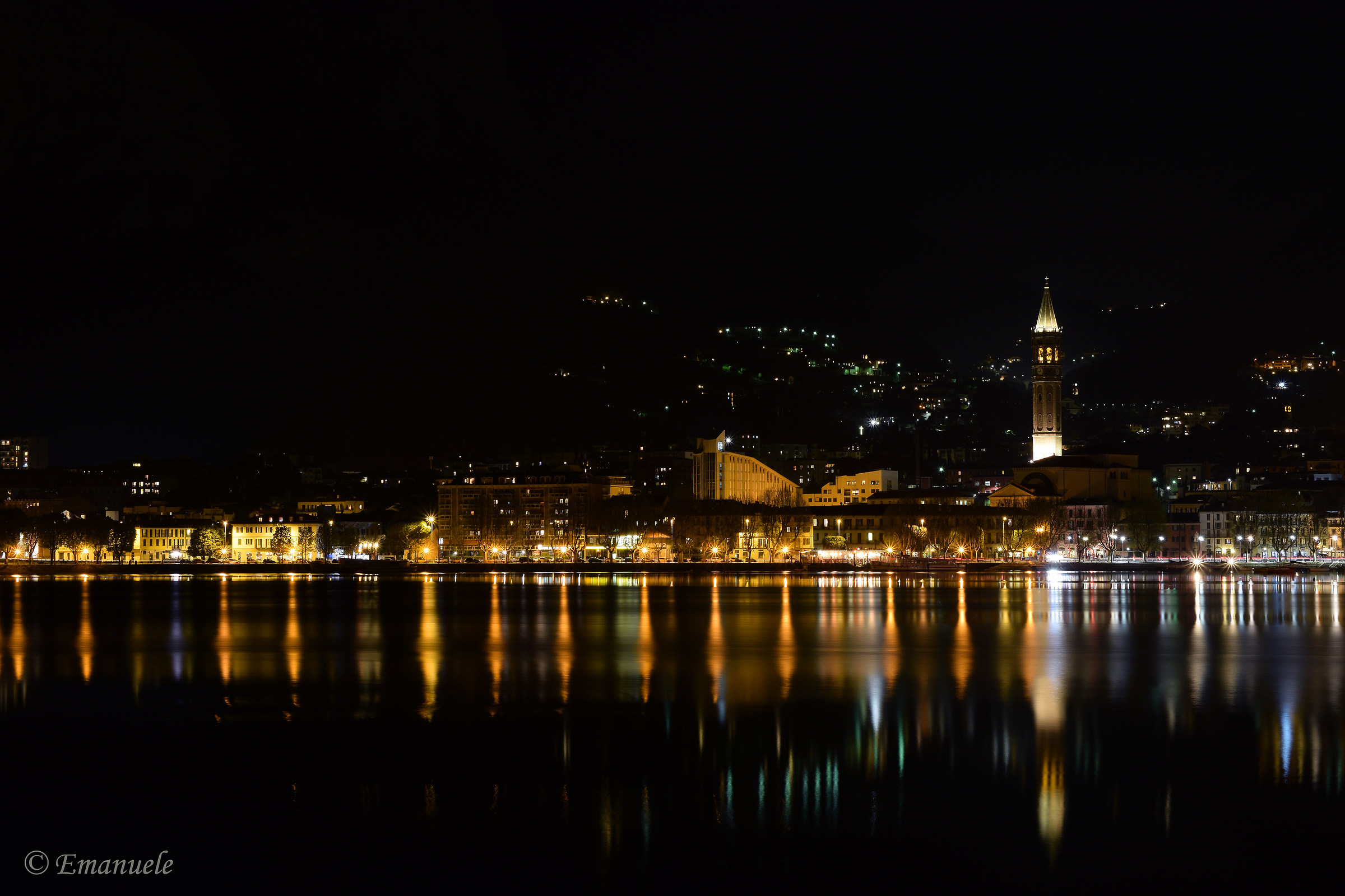 Lecco by night