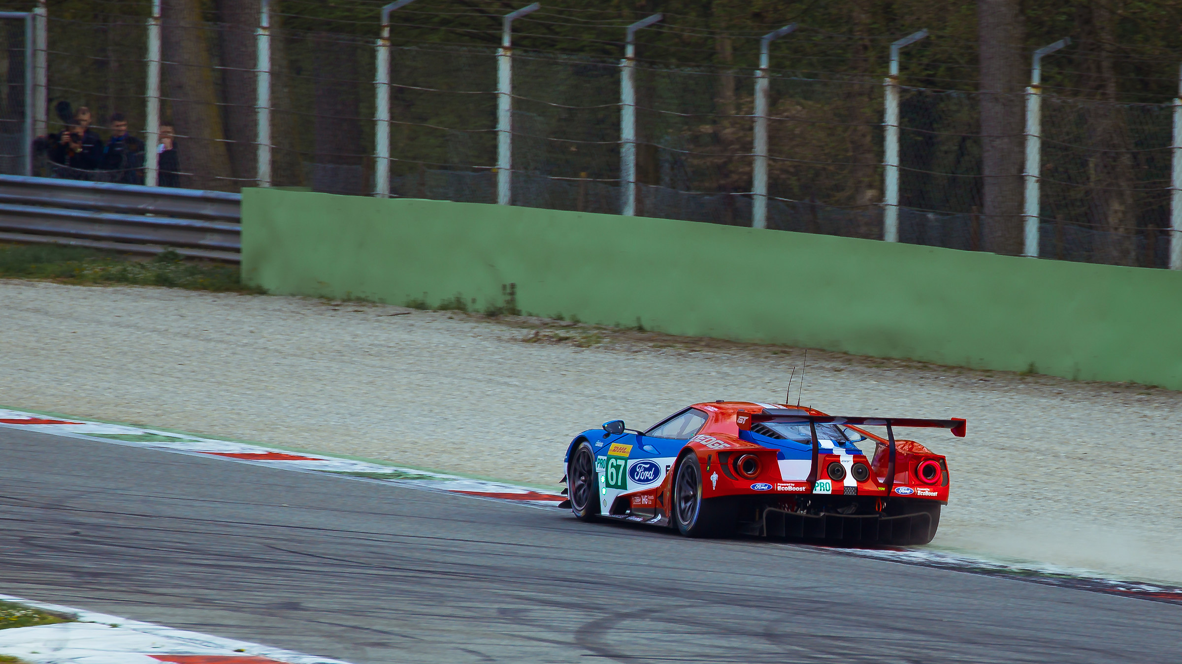 Ford GT in accelerazione