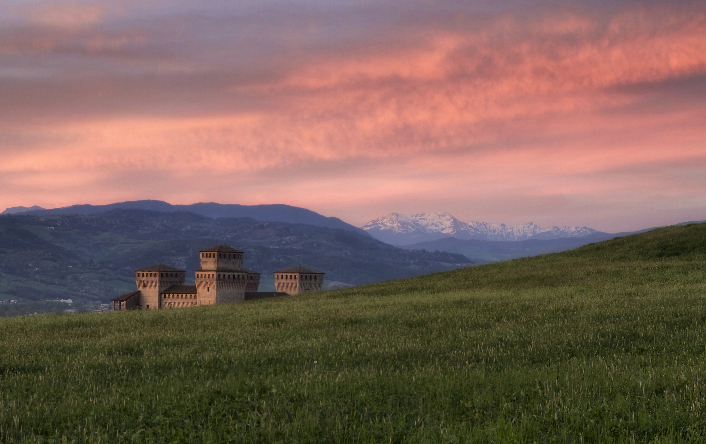 Sunrise at Castle ......