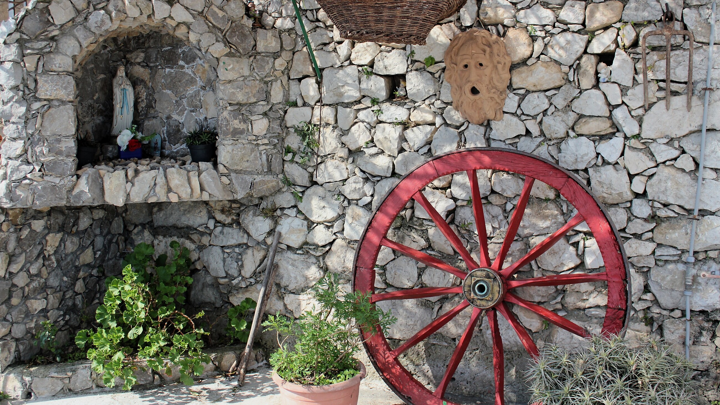 Faith hope and tradition of Sicily