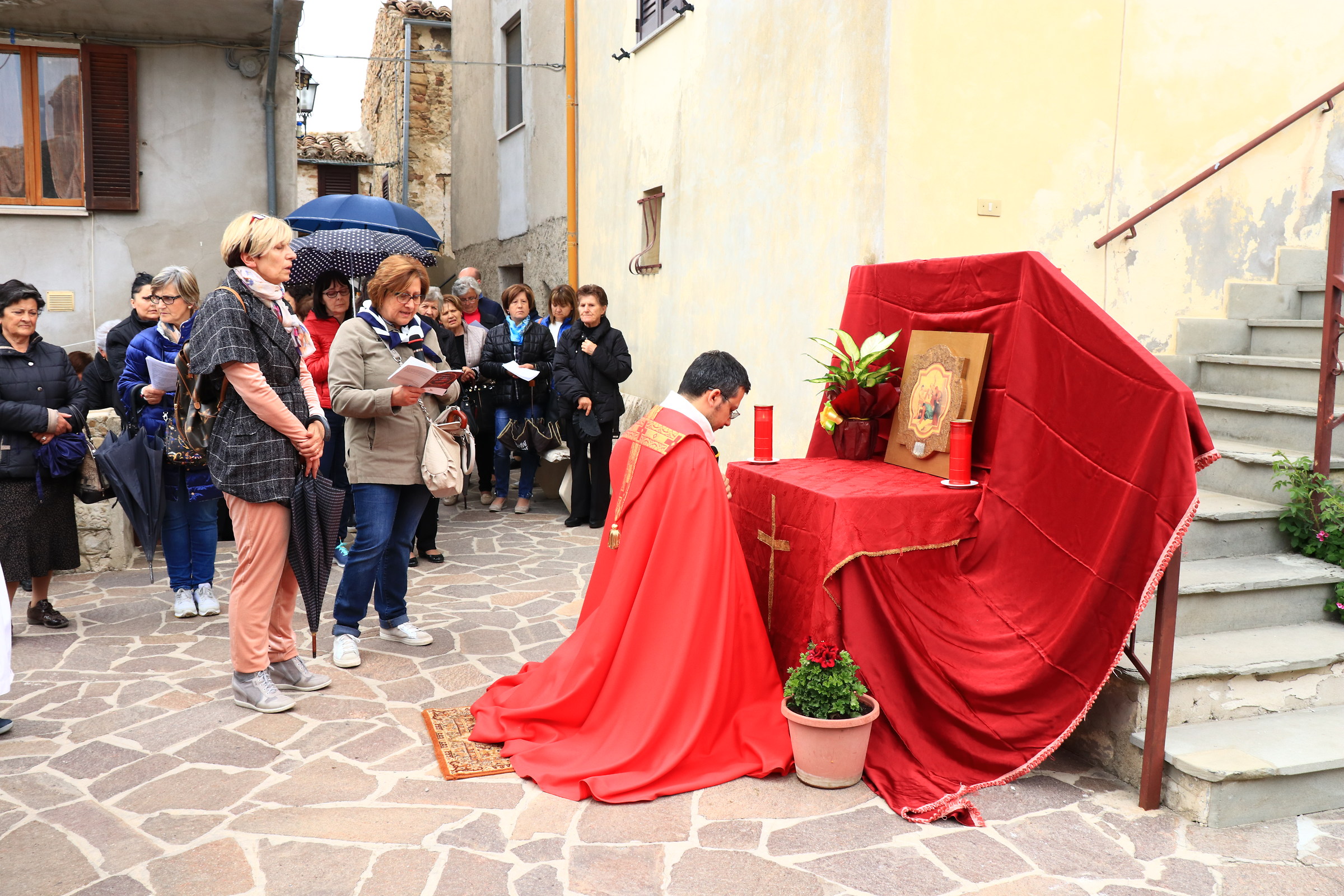 Torna di moda la fede.