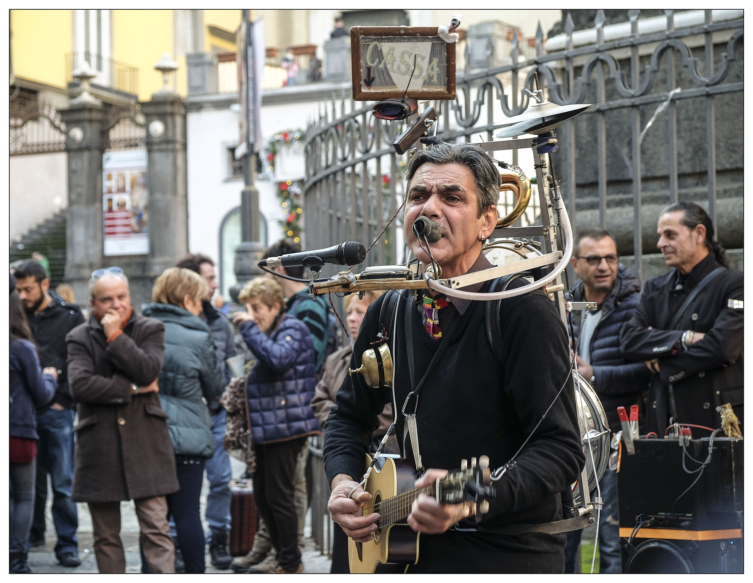 I sing, I play it and ... built!