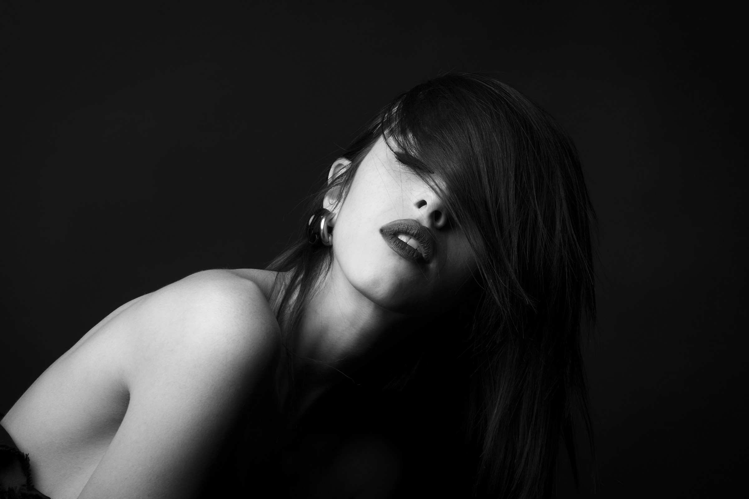 His eyes headlights in the night