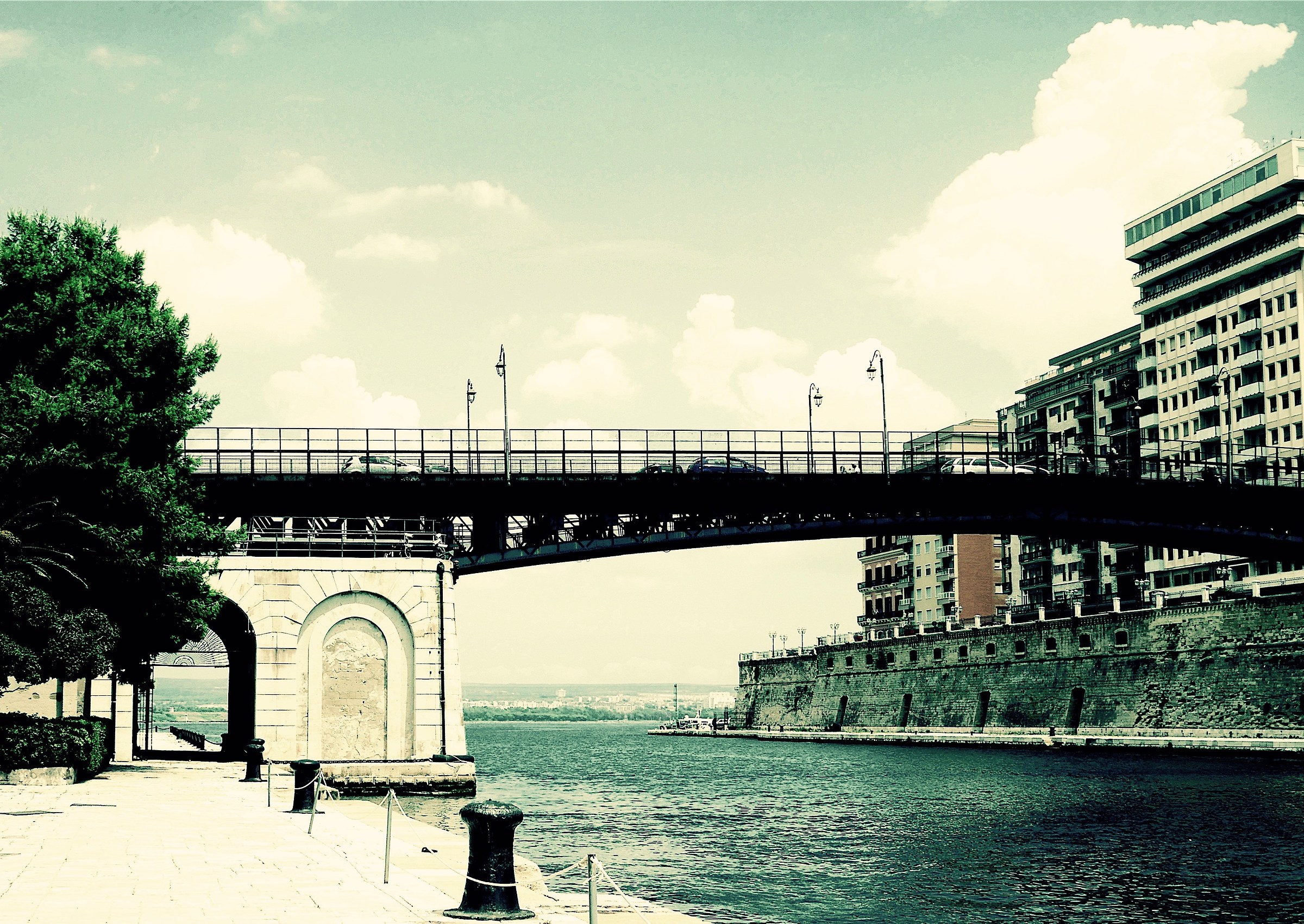 Pont sur la mer