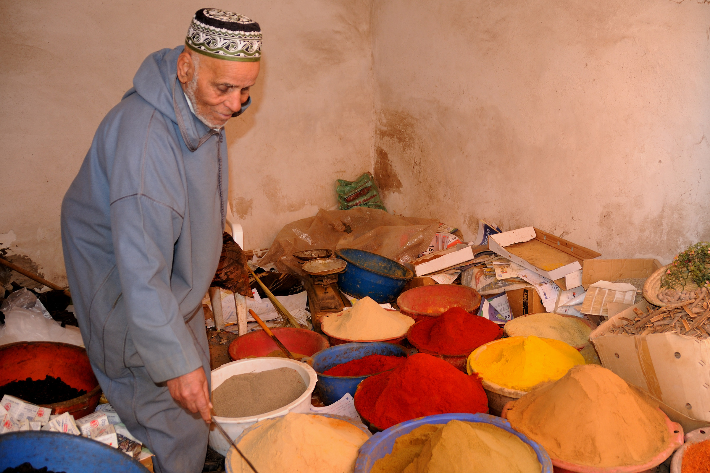 Venditore di spezie a Marrakesc