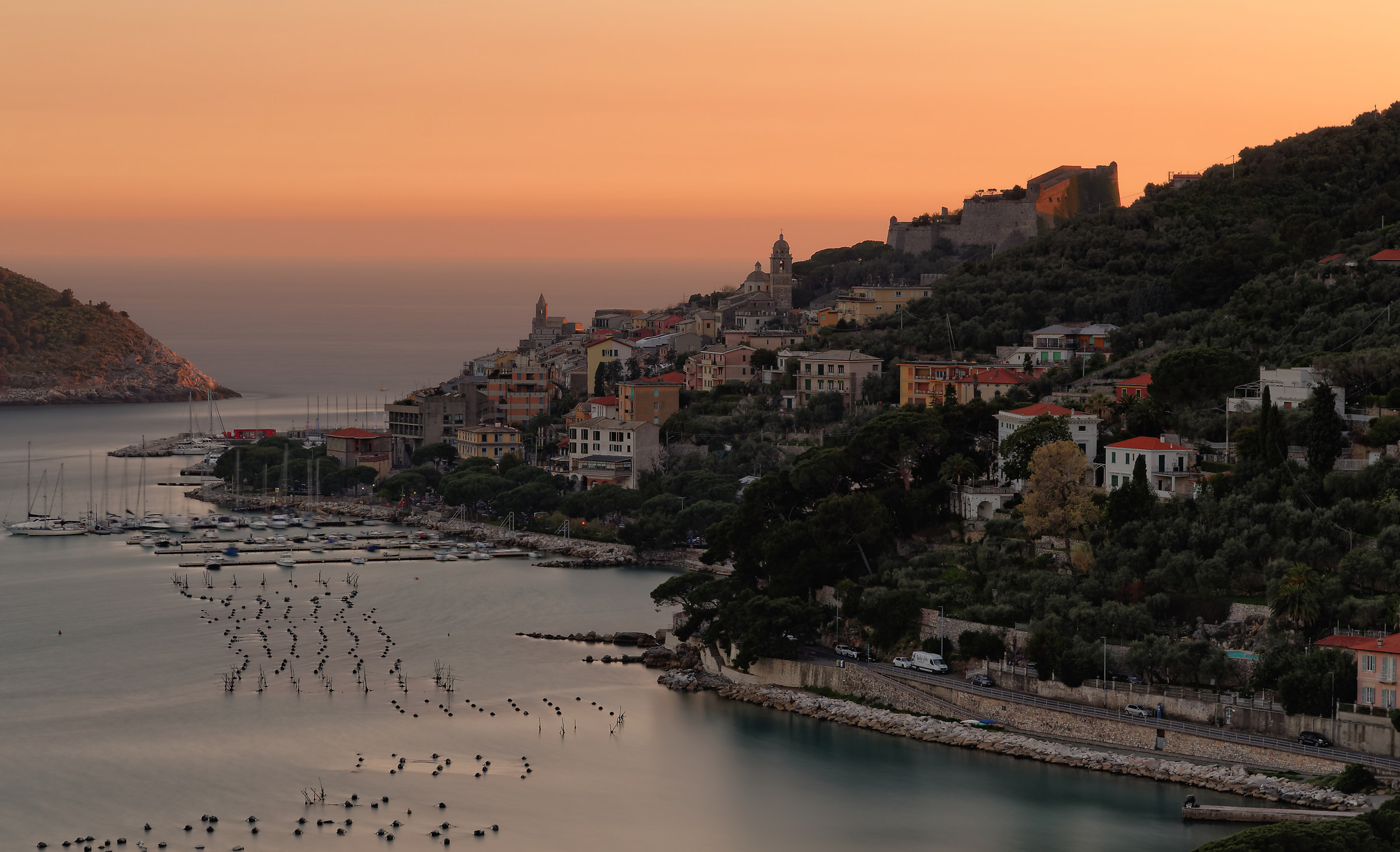 Cala la sera su Portovenere