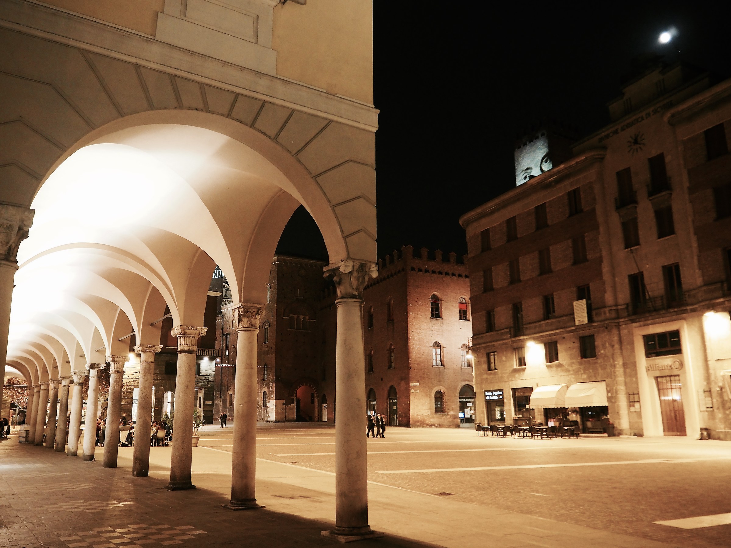 Piazza Stradivari the night cremona