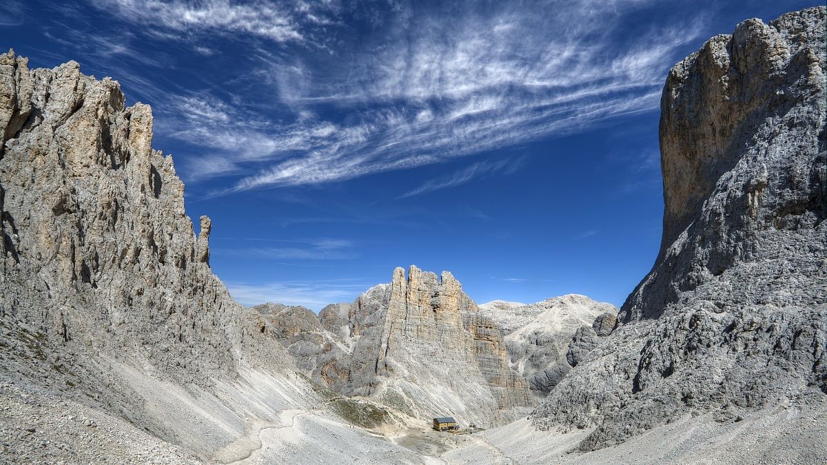 veduta da rifugio santner verso torri vjolet