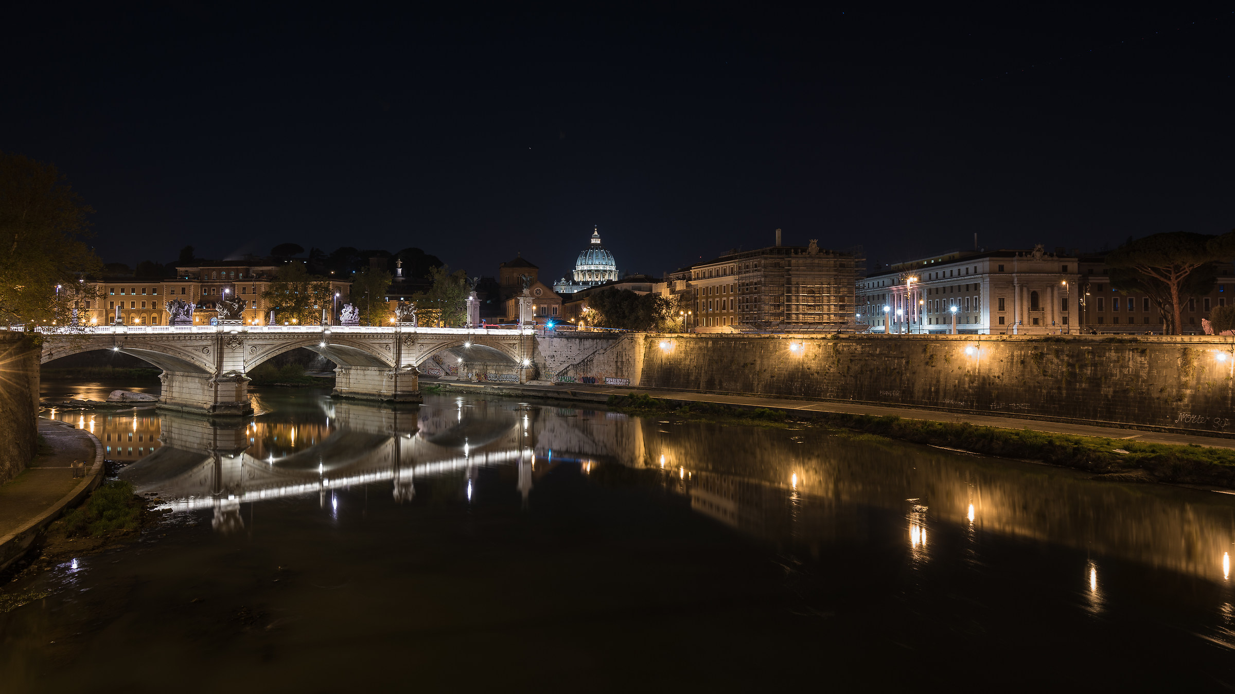 Roma Tevere con Cupola di San Pietro