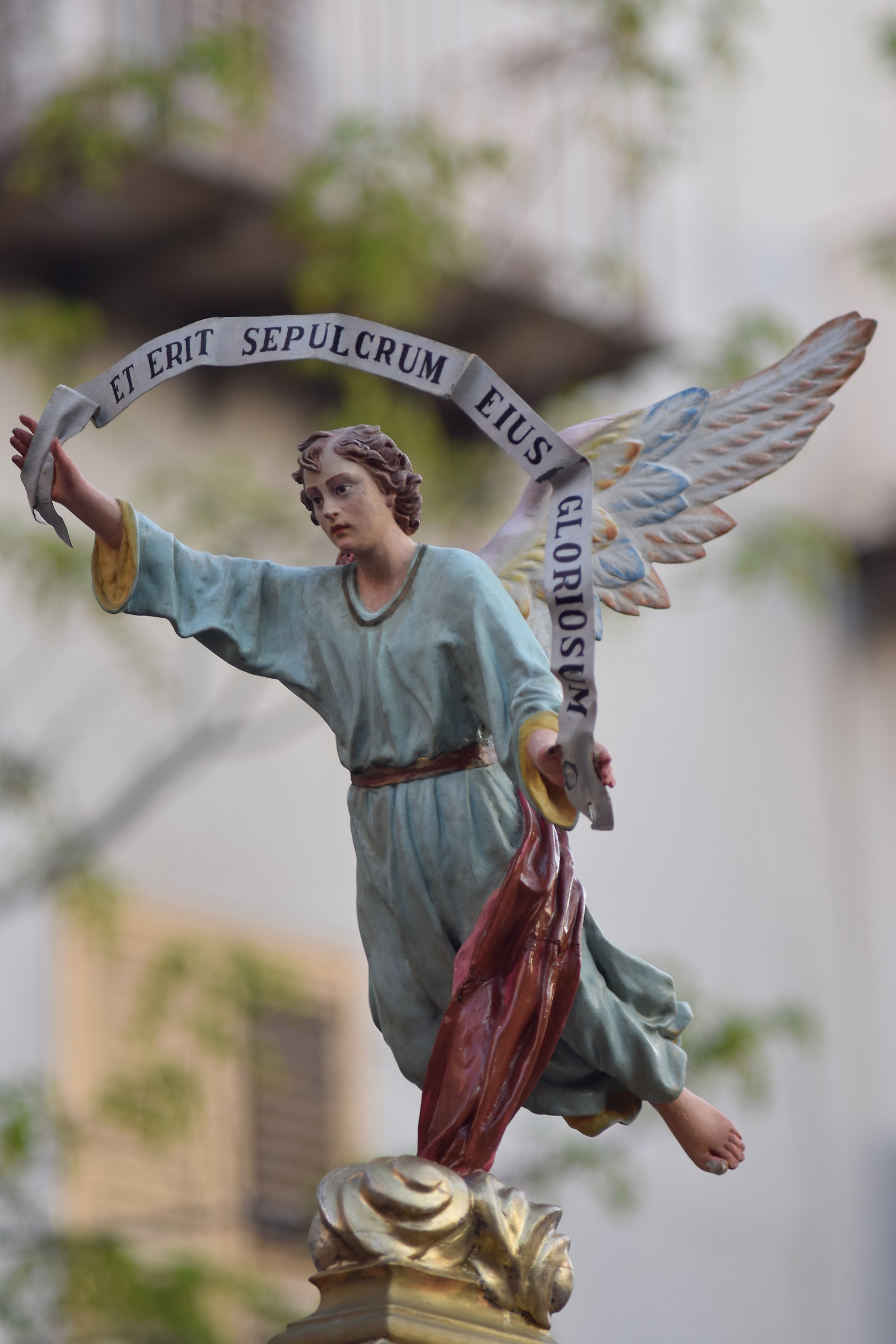 The angel of the sacred urn-small religious groups CL