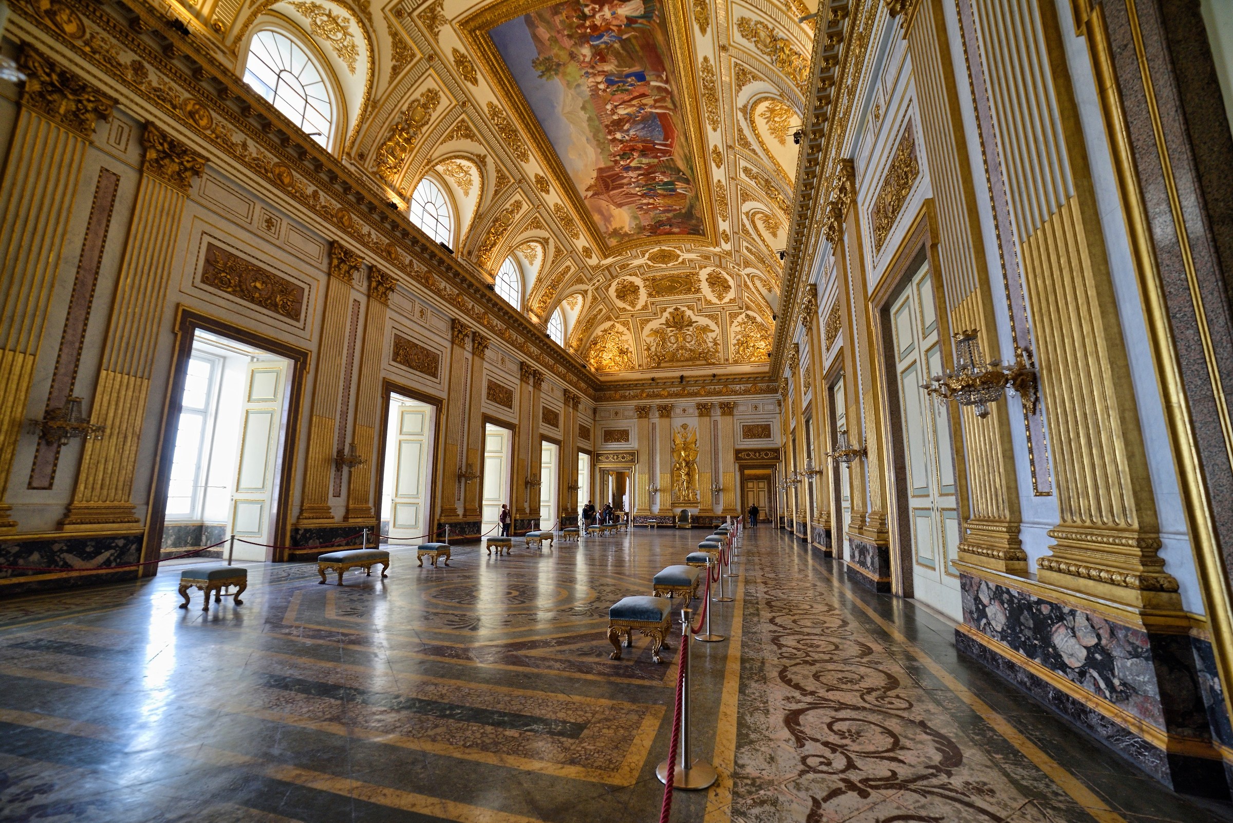 reggia di caserta le sale