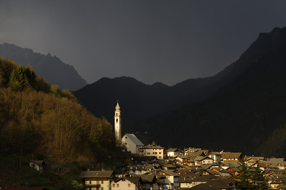 il paese di Imer dopo il temporale