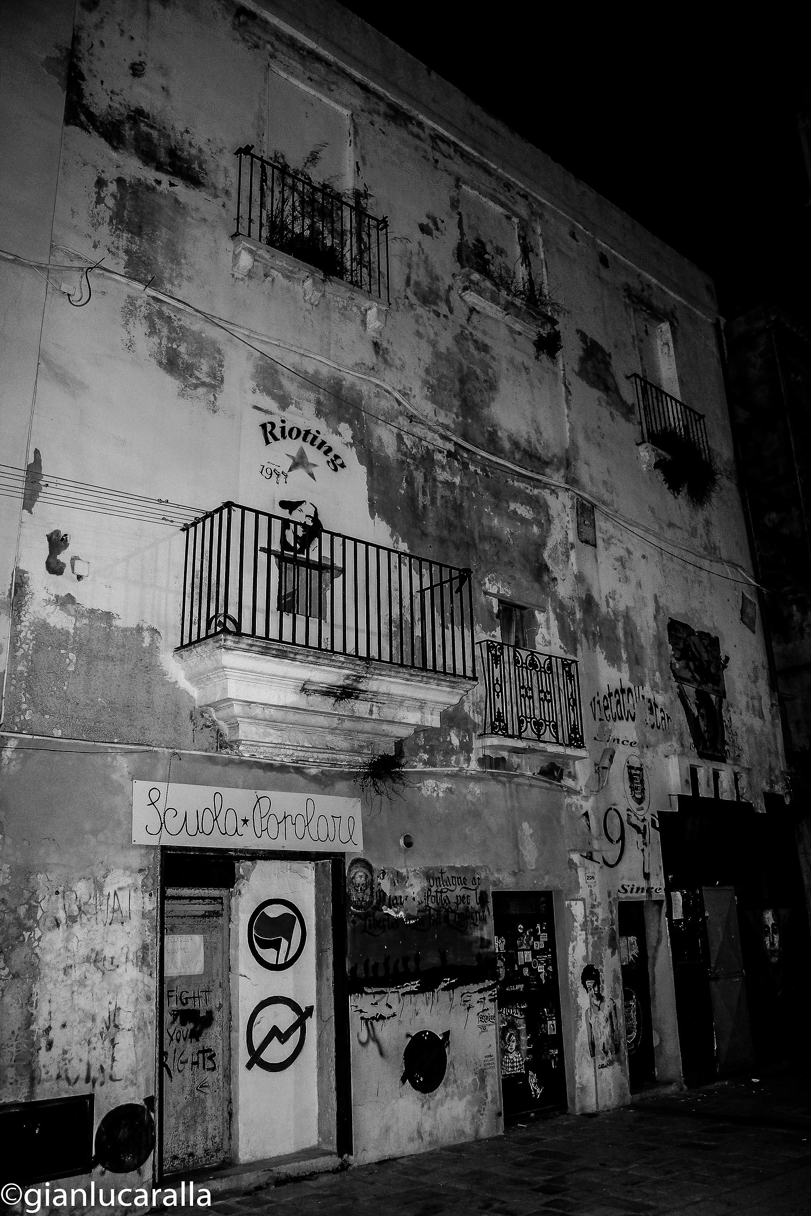 building, murals and history