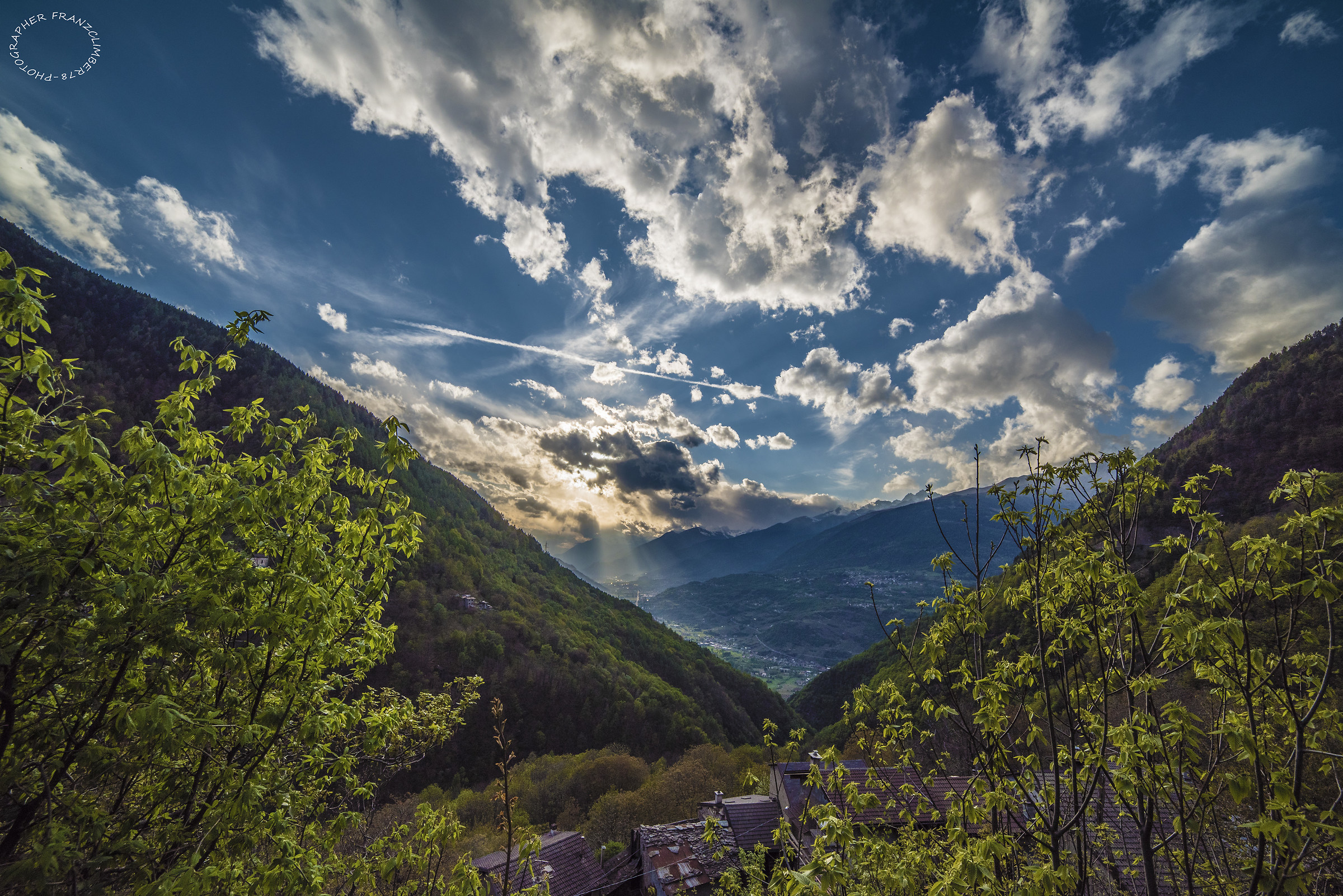 Schizzi di luce e colori al tramonto