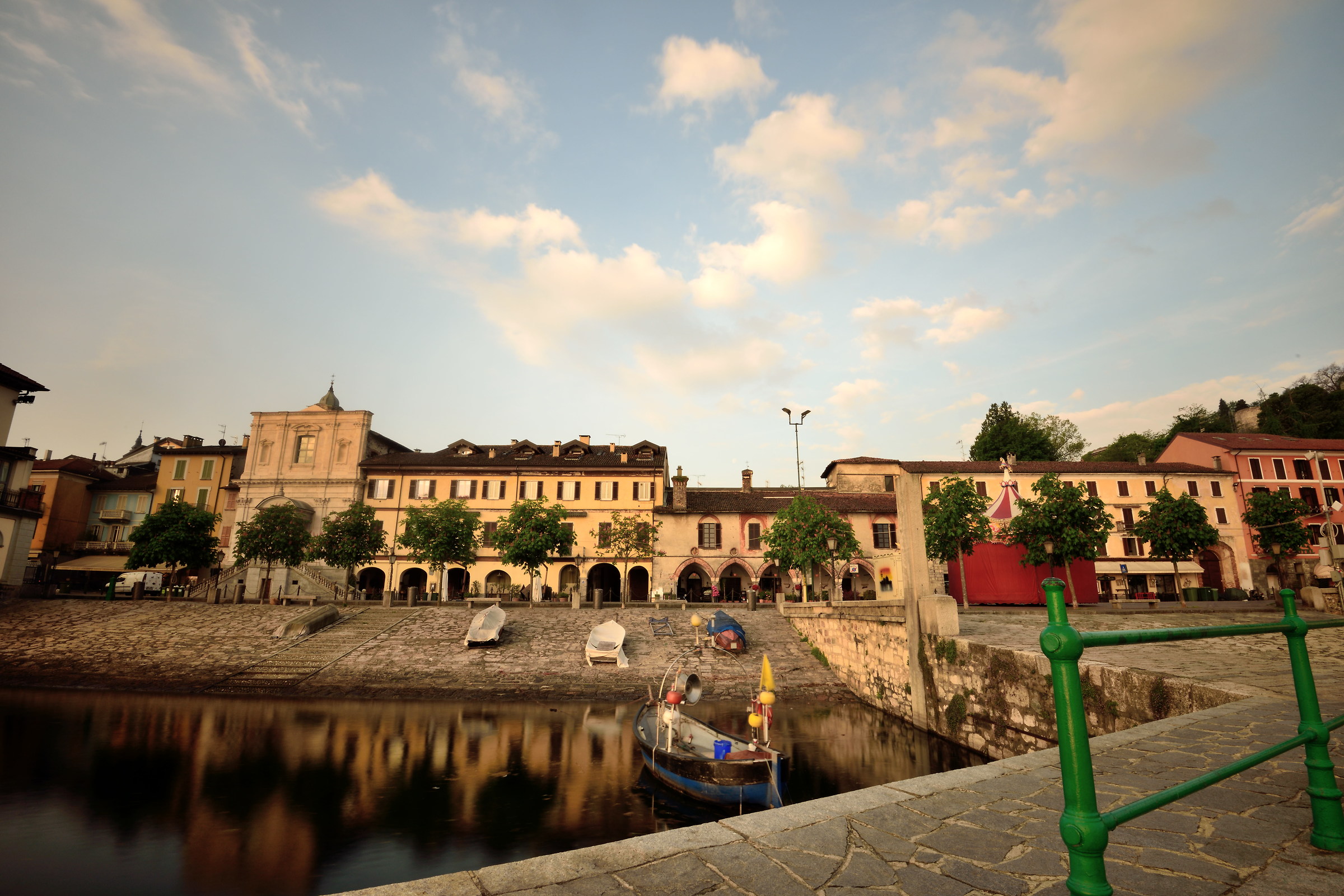 Arona, Piazza del Popolo
