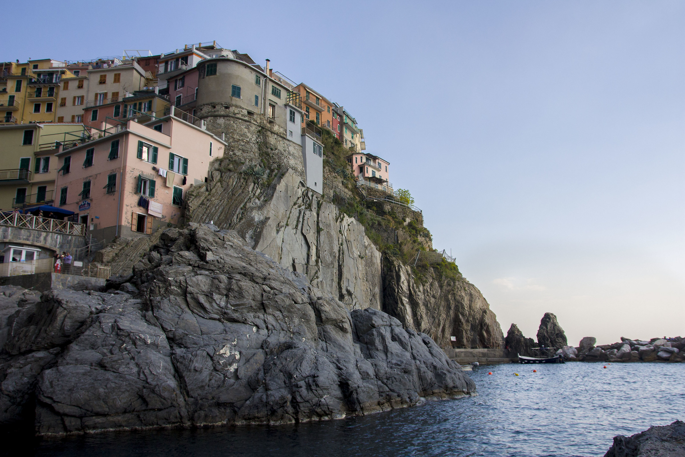 Manarola e la sua scogliera