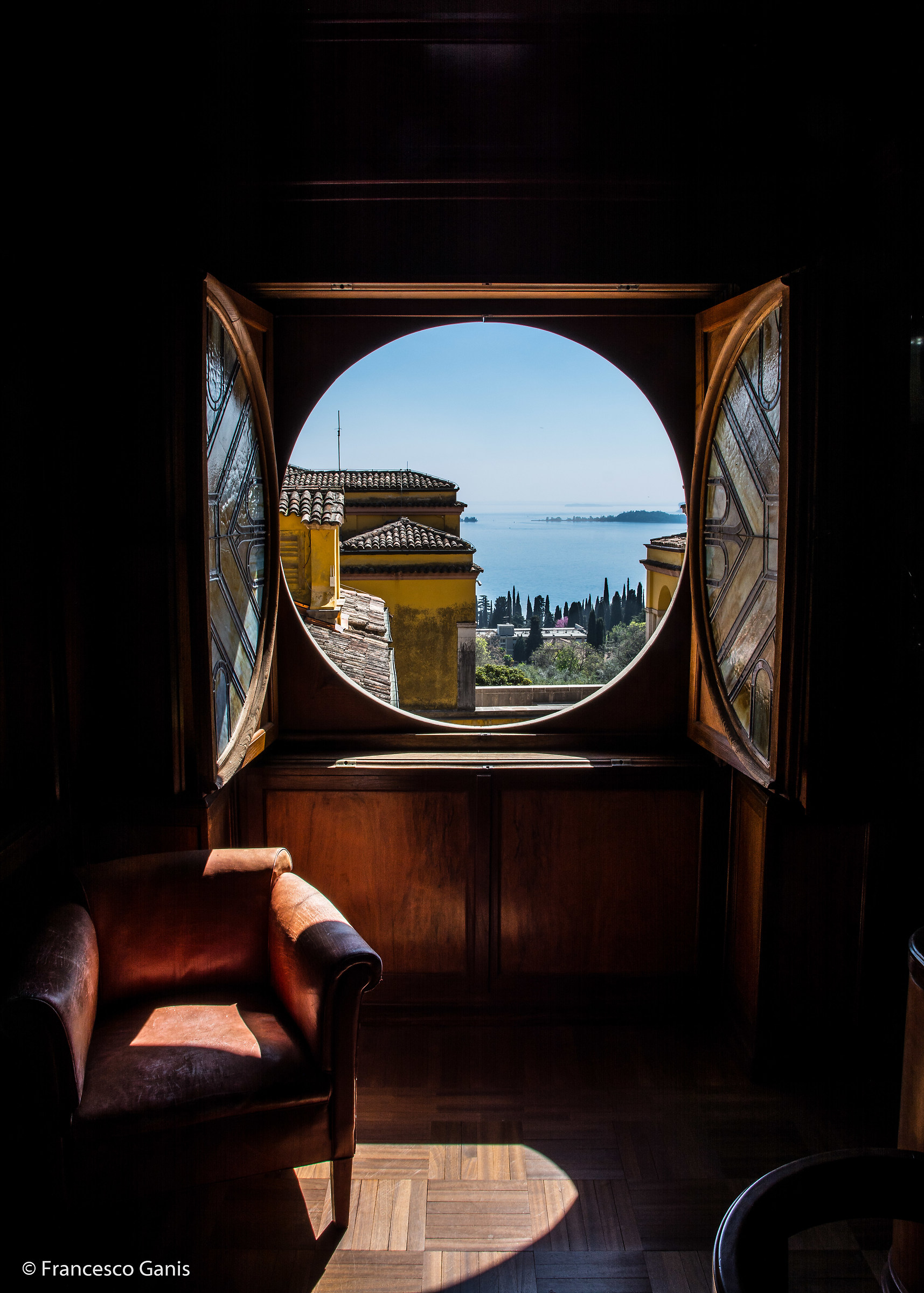 The window on the lake