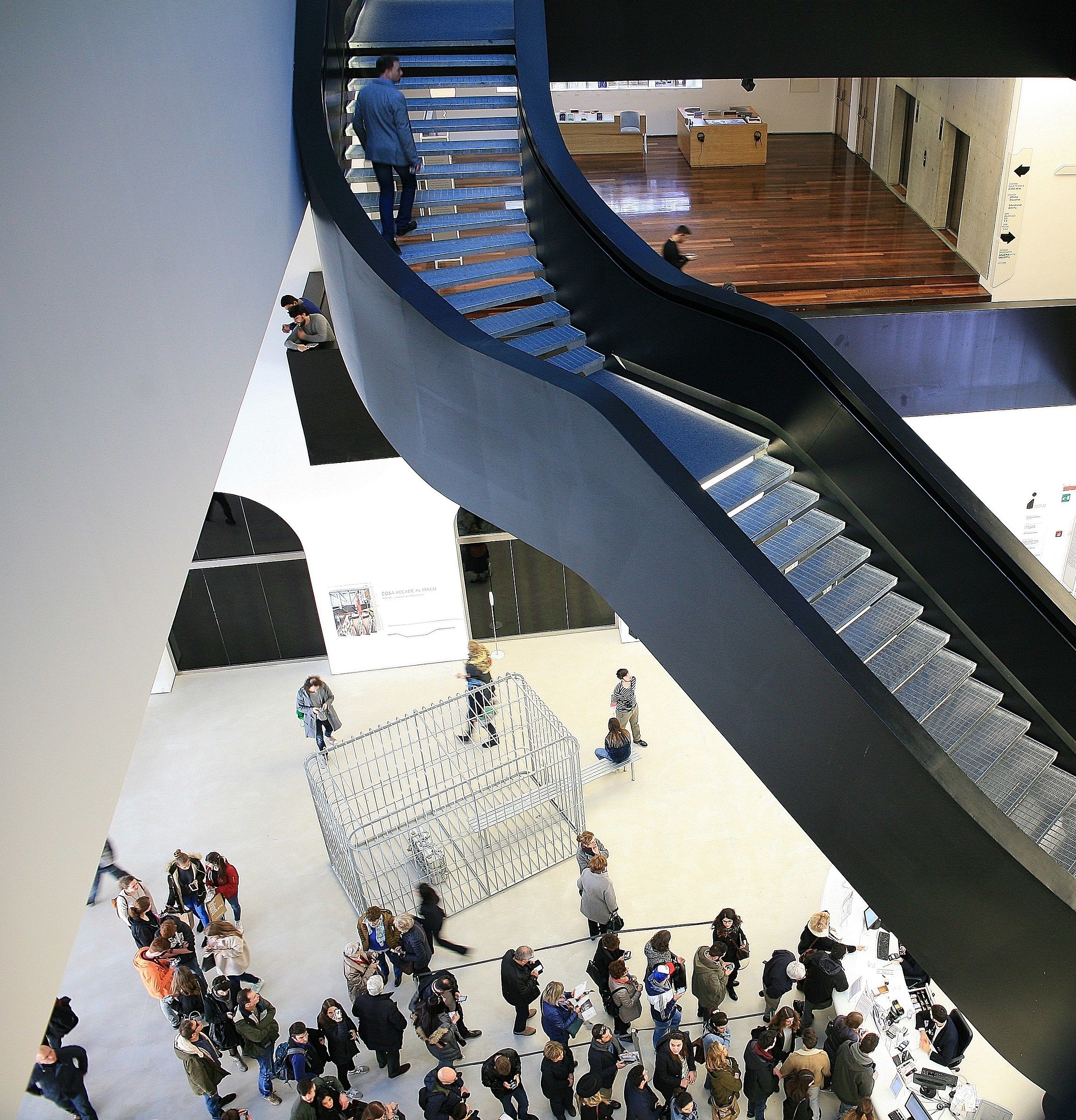 Cropping of photos on display