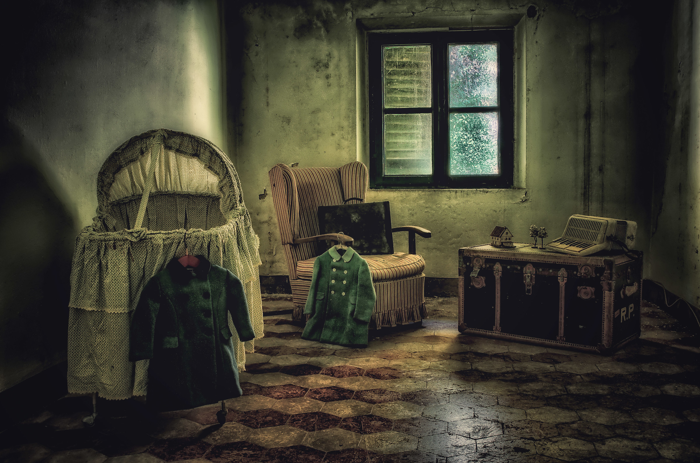 Wonderful abandonment fragile memories ...