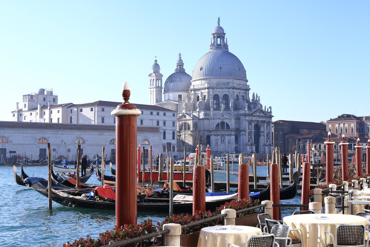 Veneia - Salute Church