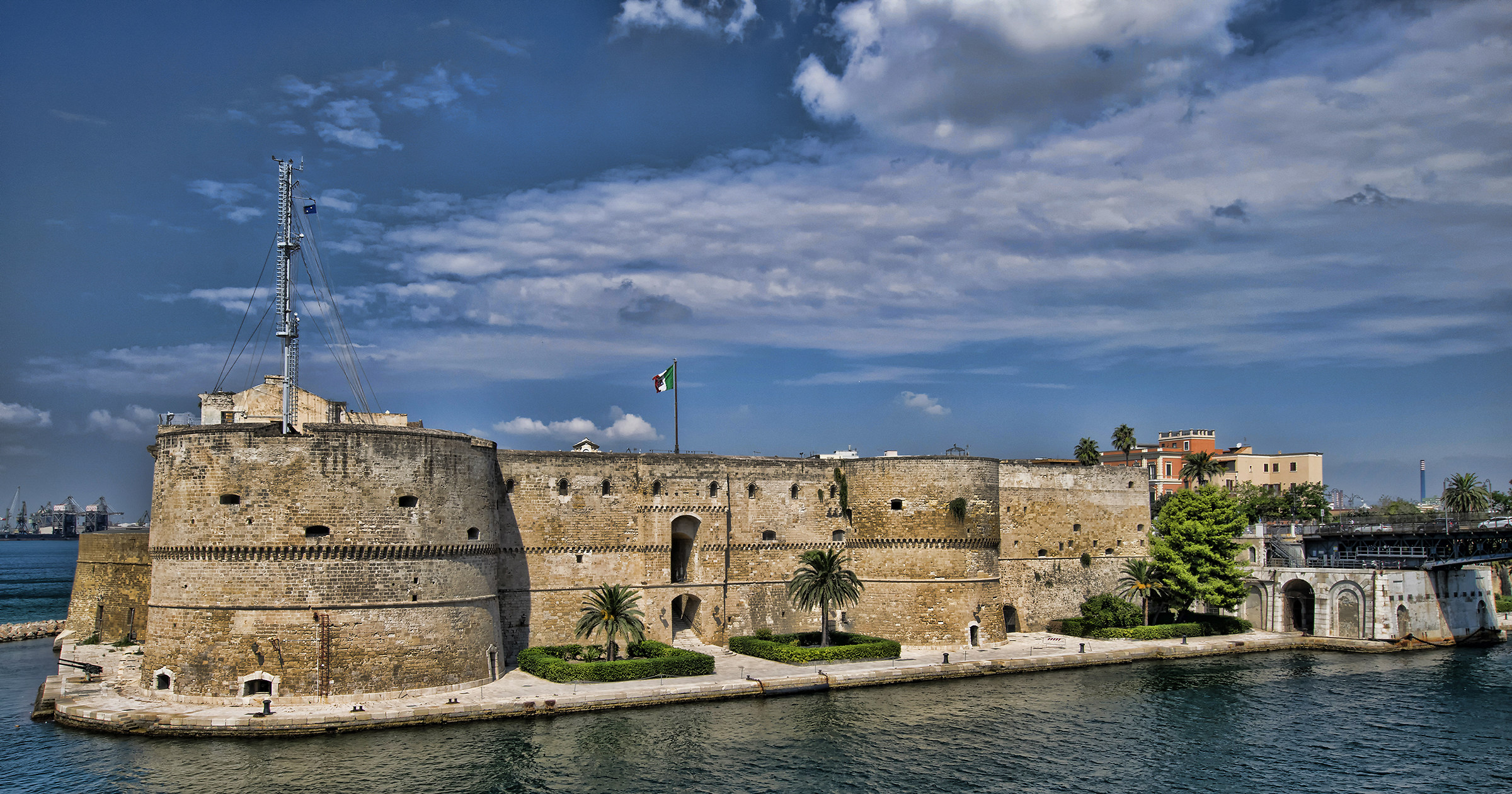 Taranto Castello Aragonese