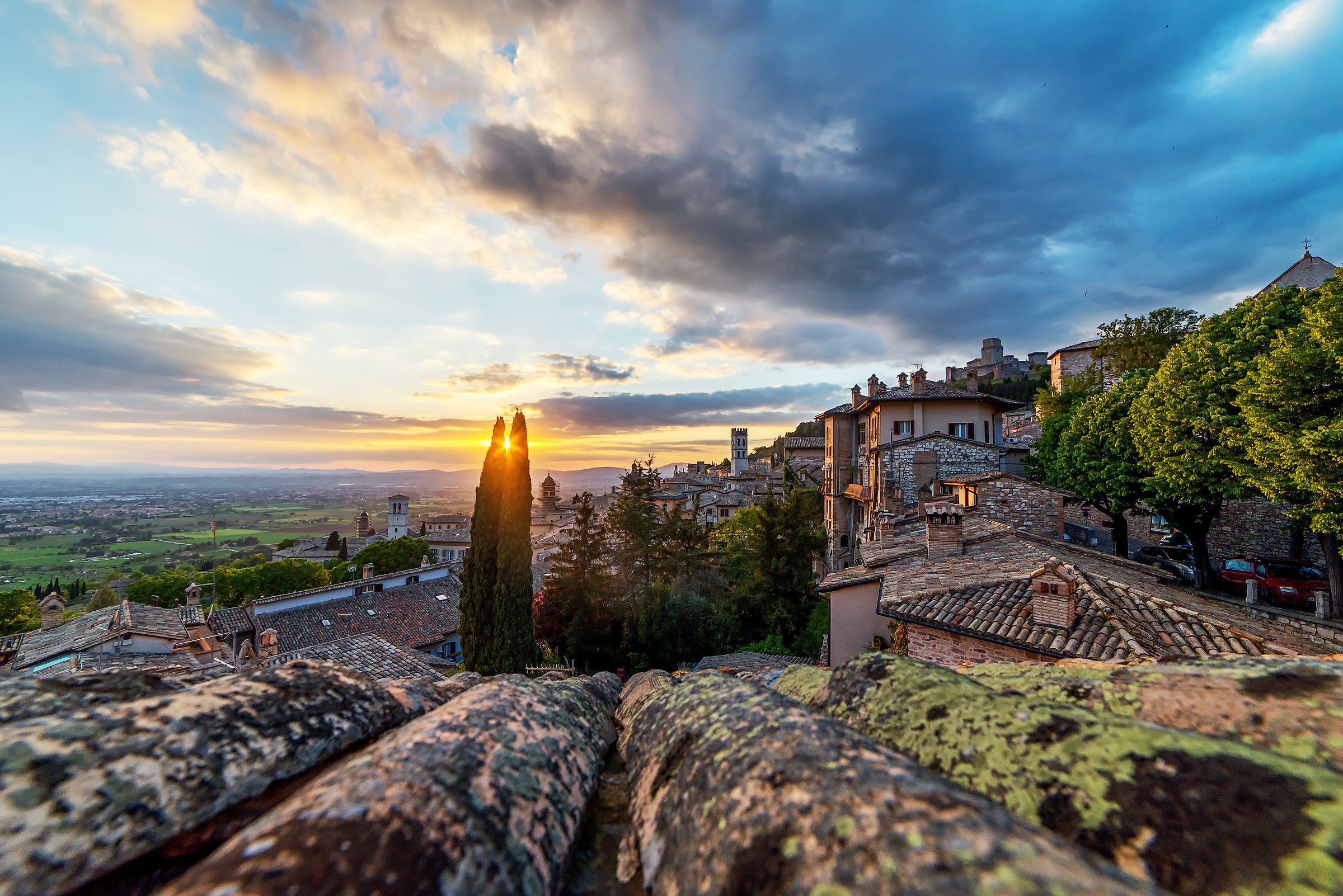 Assisi al tramonto