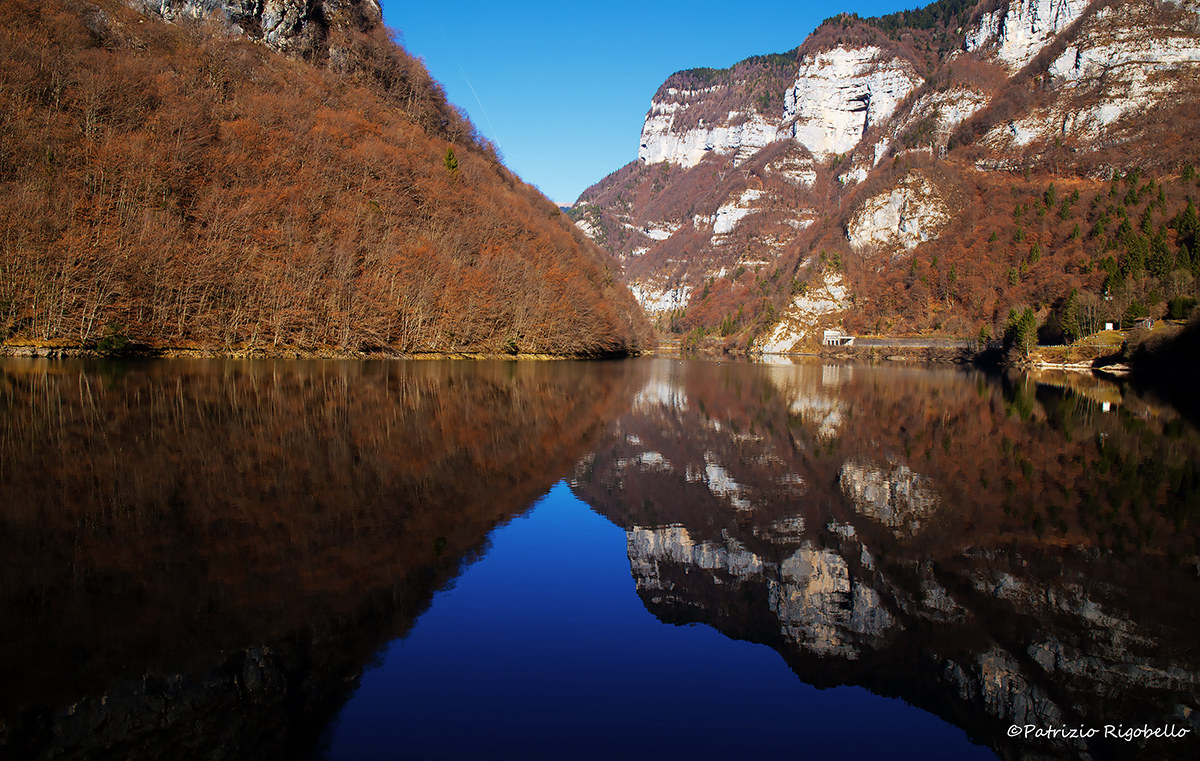 Lake Fedaia after the snow