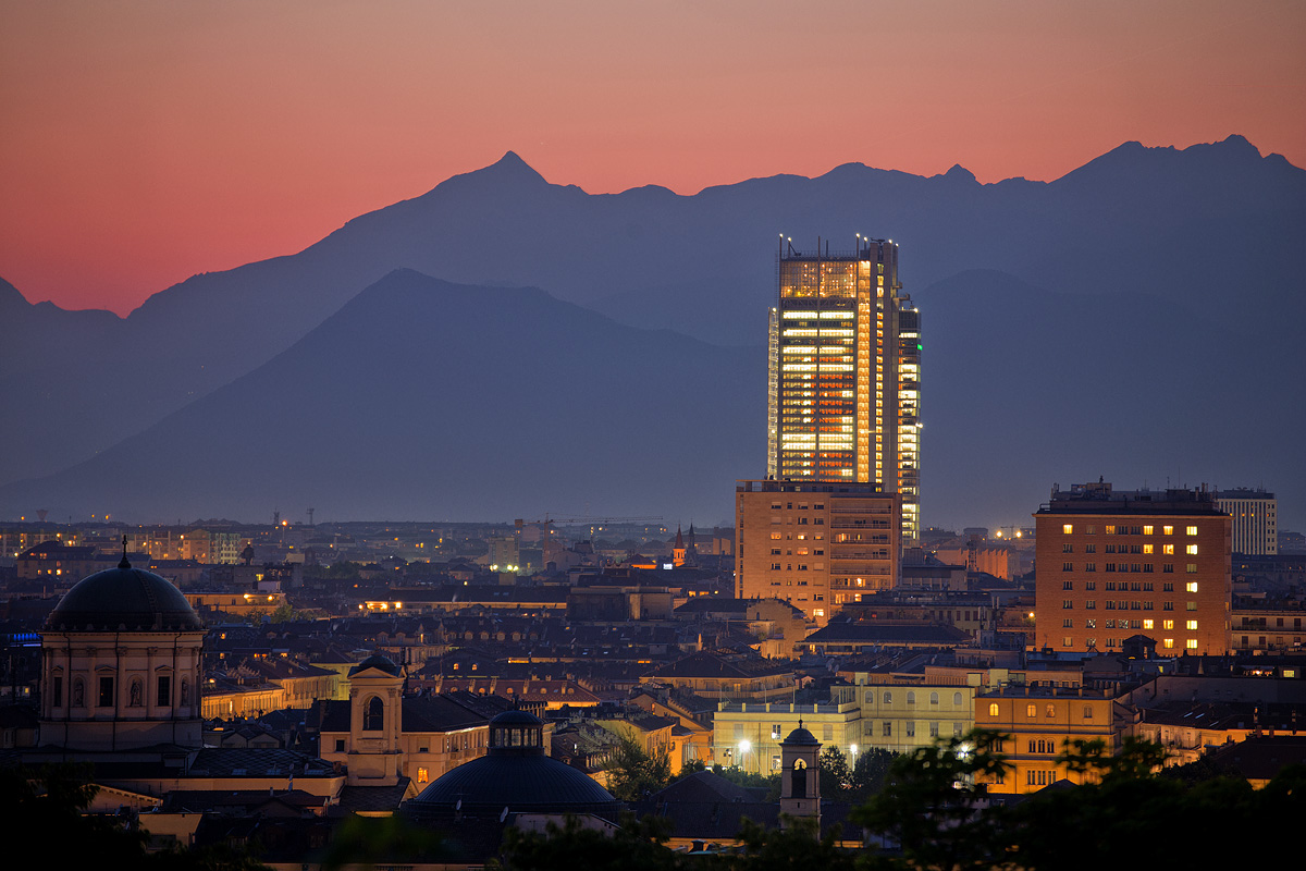 Grattacielo Sanpaolo ripreso dal Monte dei Cappuccini
