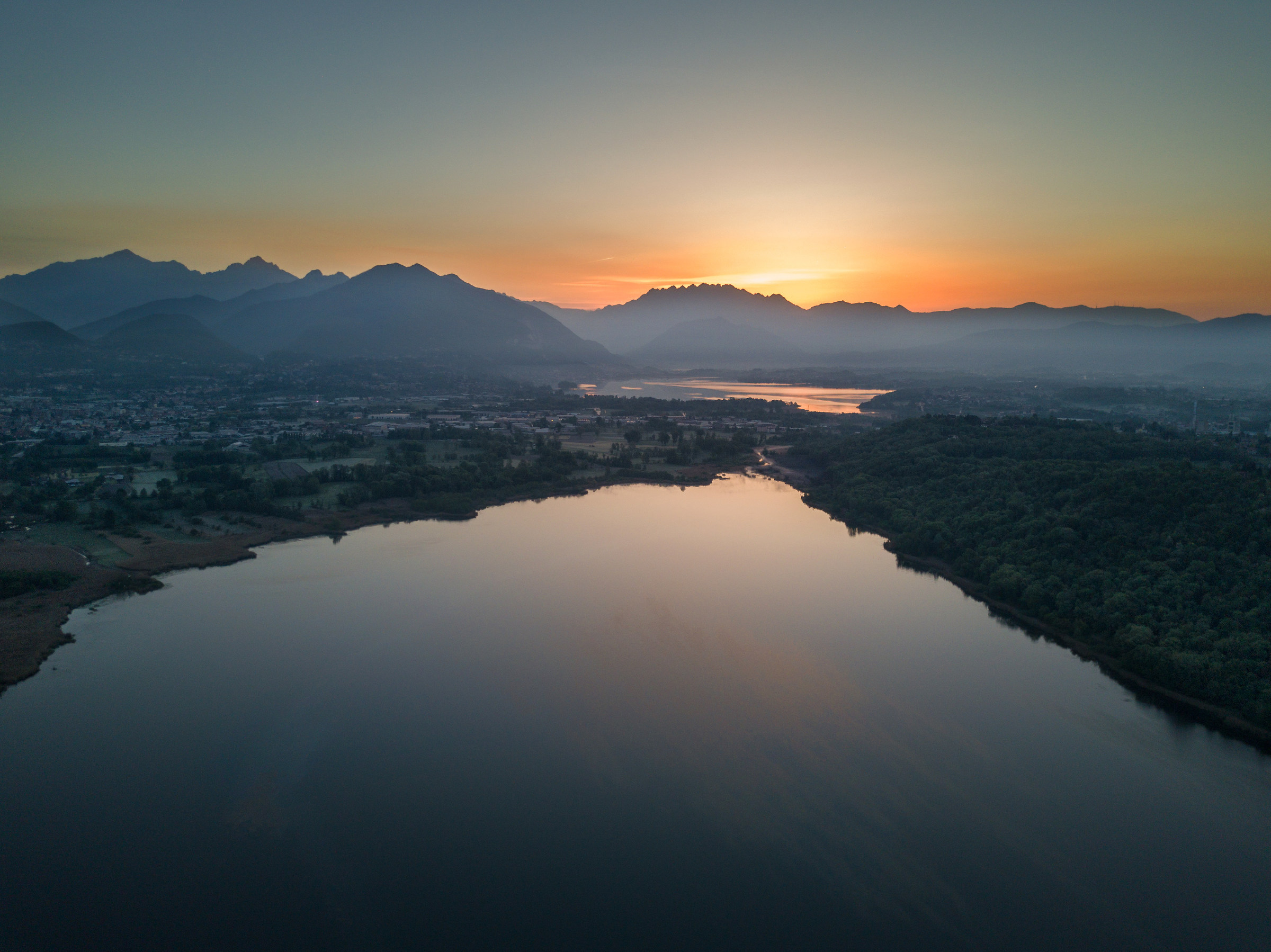 Alba sul lago di Alserio