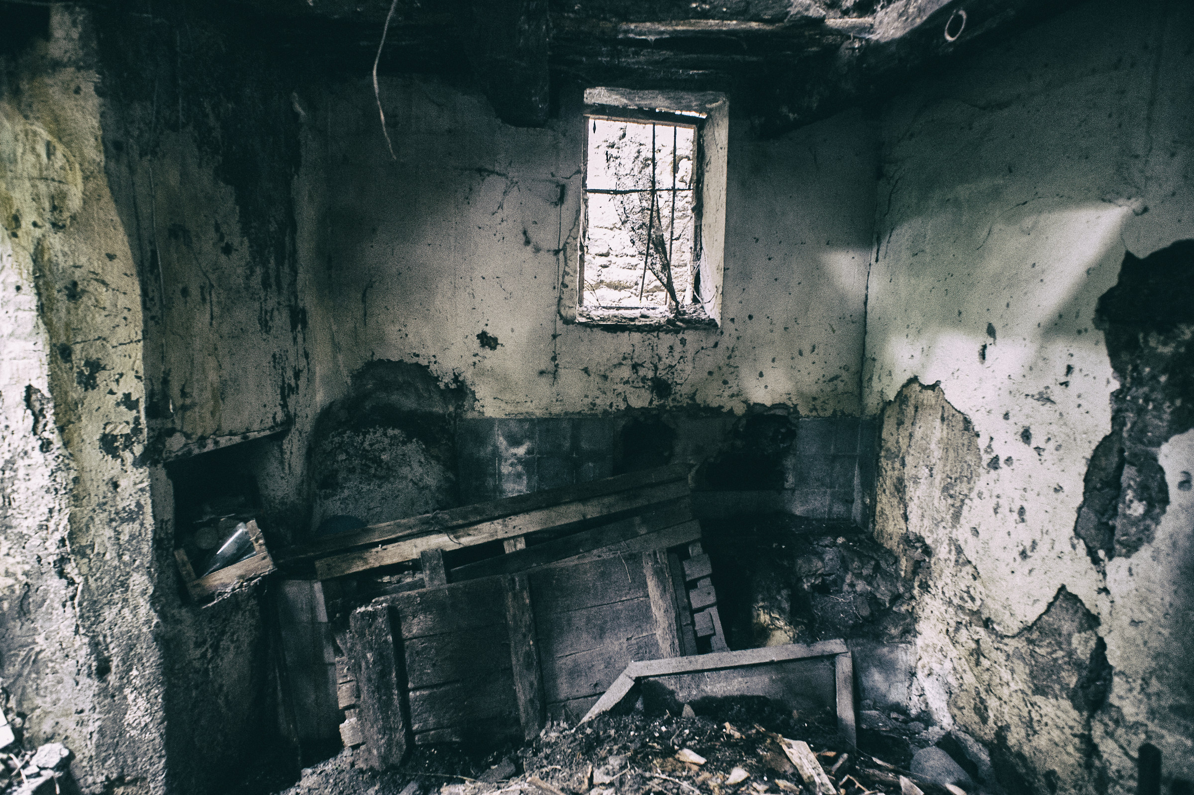 Window Abandoning Window