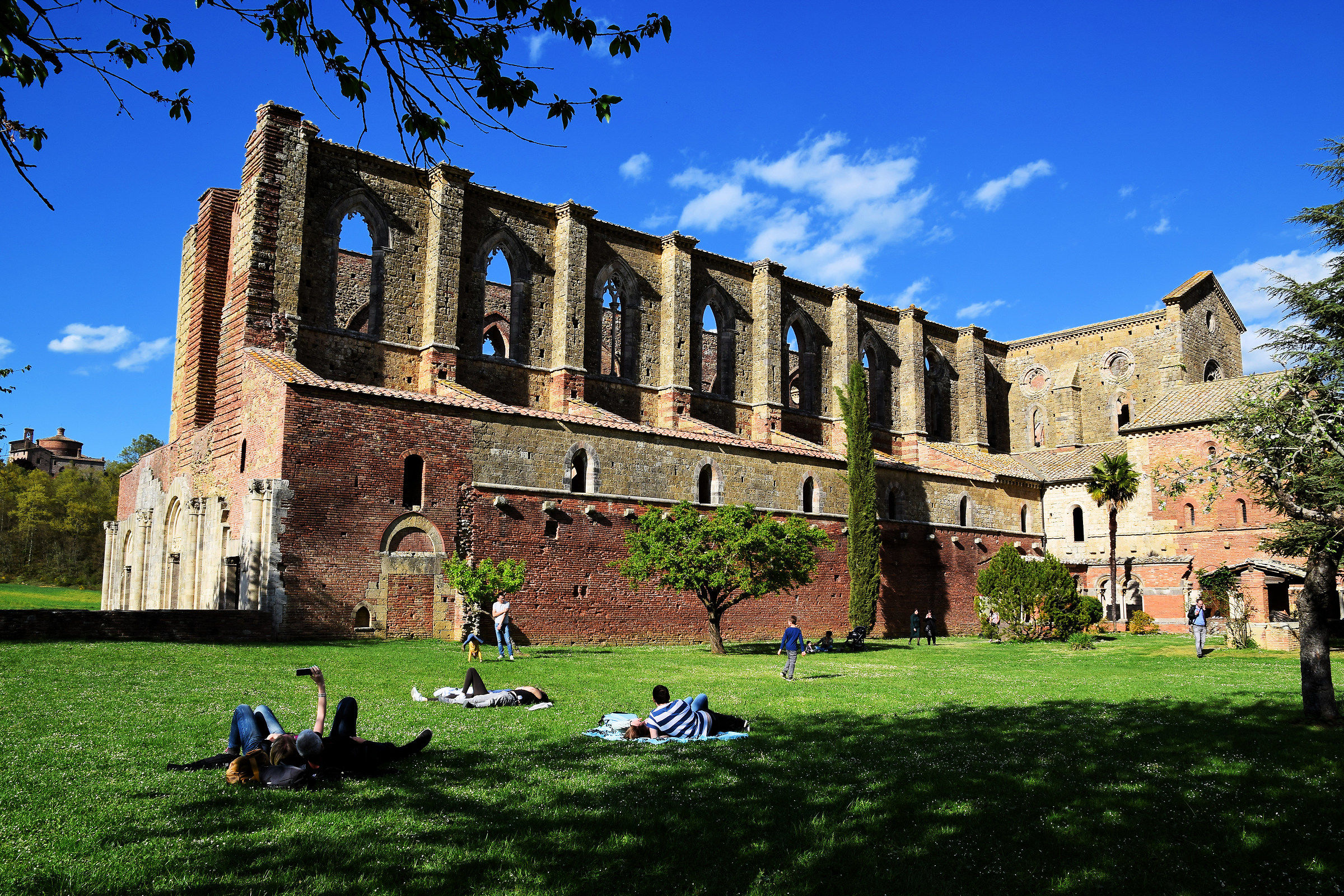 ..Ognuno lost in the facts ..