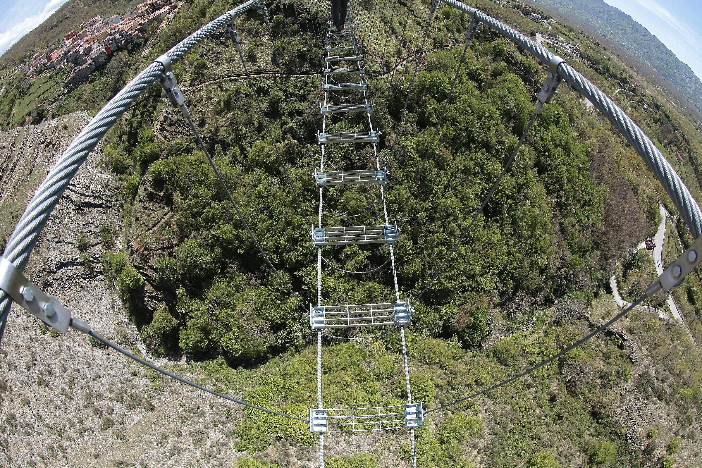 la passeggiata mozzafiato sul Ponte alla Luna