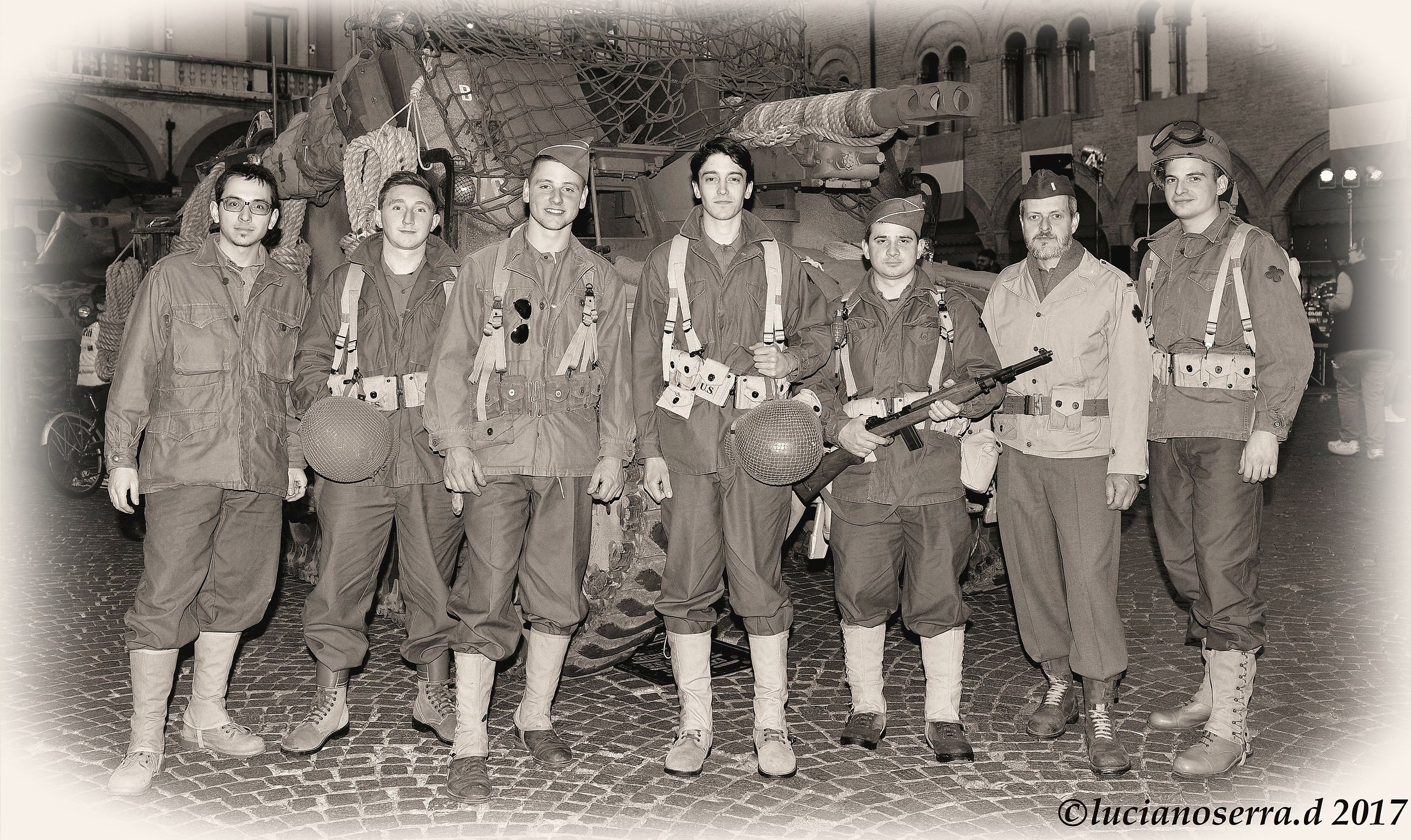 Figuranti con divise militari della II Guerra Mondiale