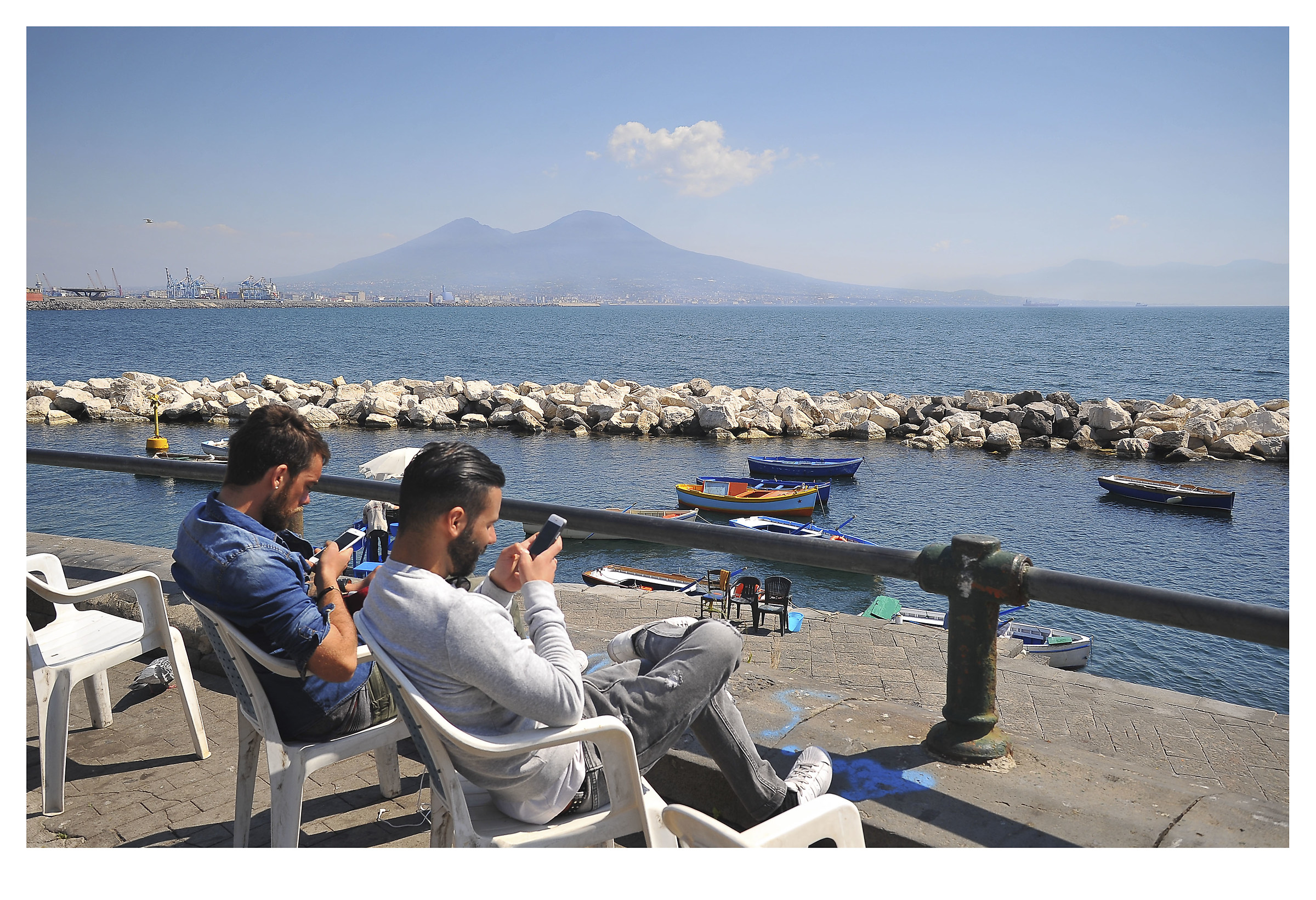 -atlante and axis ... in holiday-