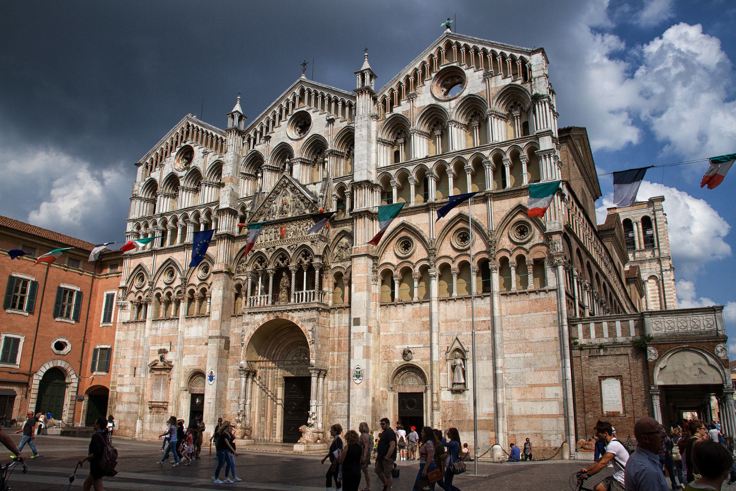 Ferrara il duomo