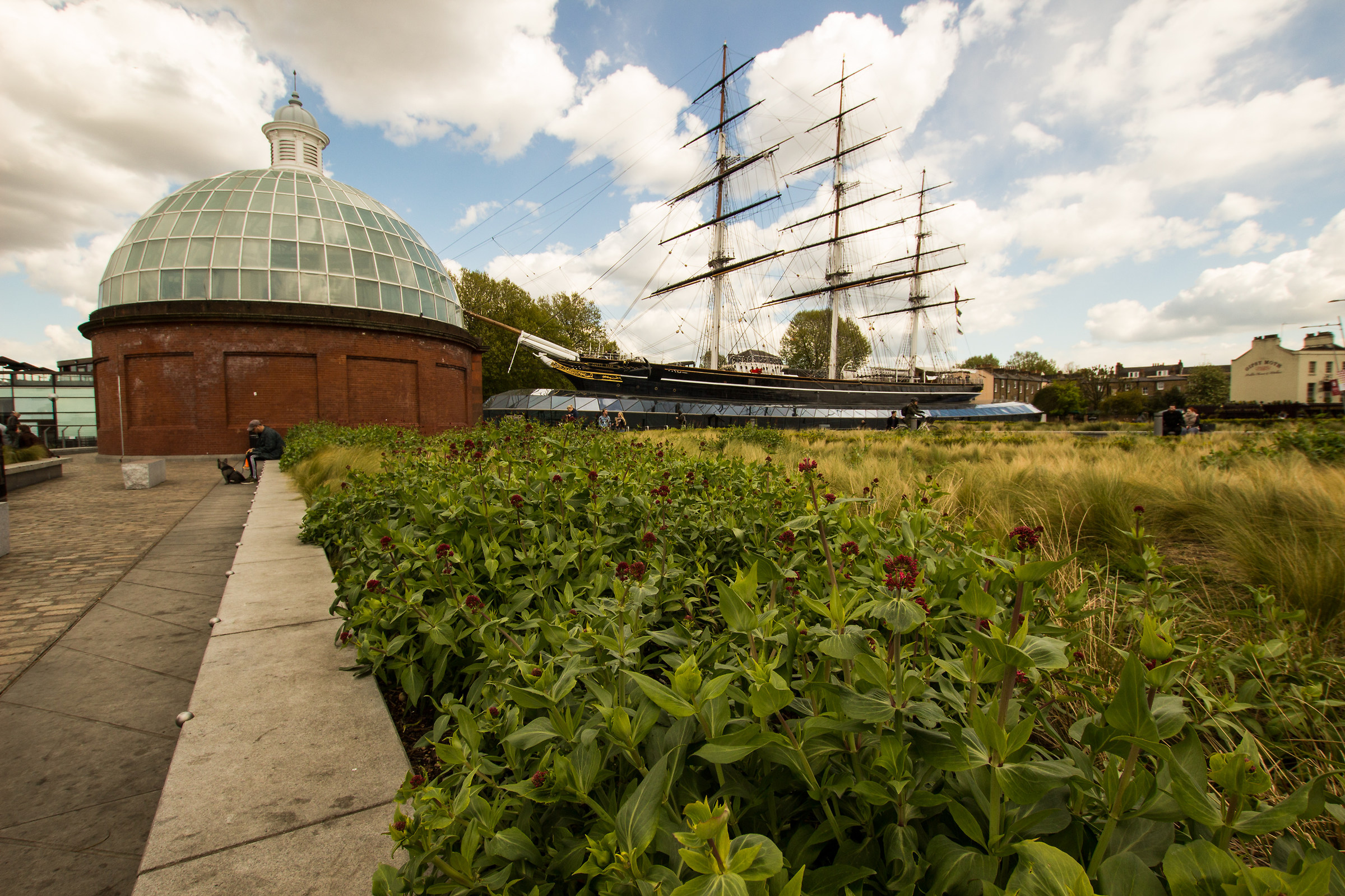 Cutty Sark ran into greenwich