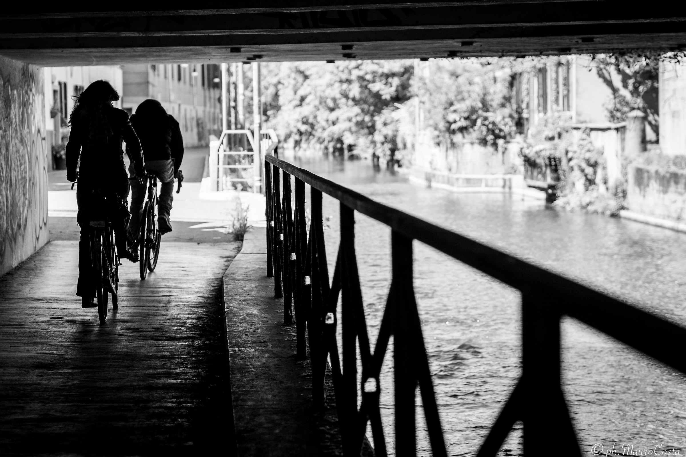 Pedaling in company ...