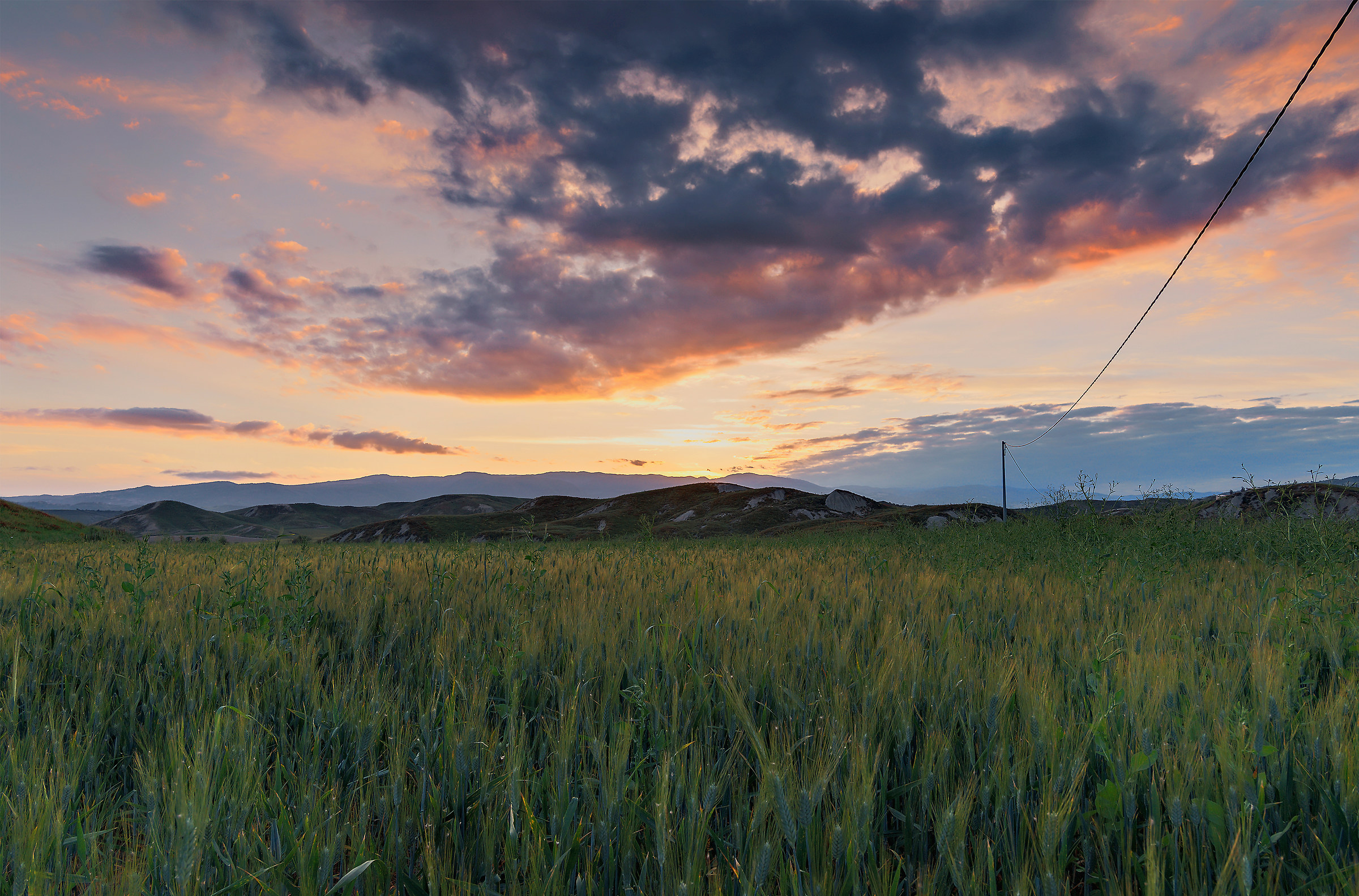Lungo il filo dell'alta tensione!