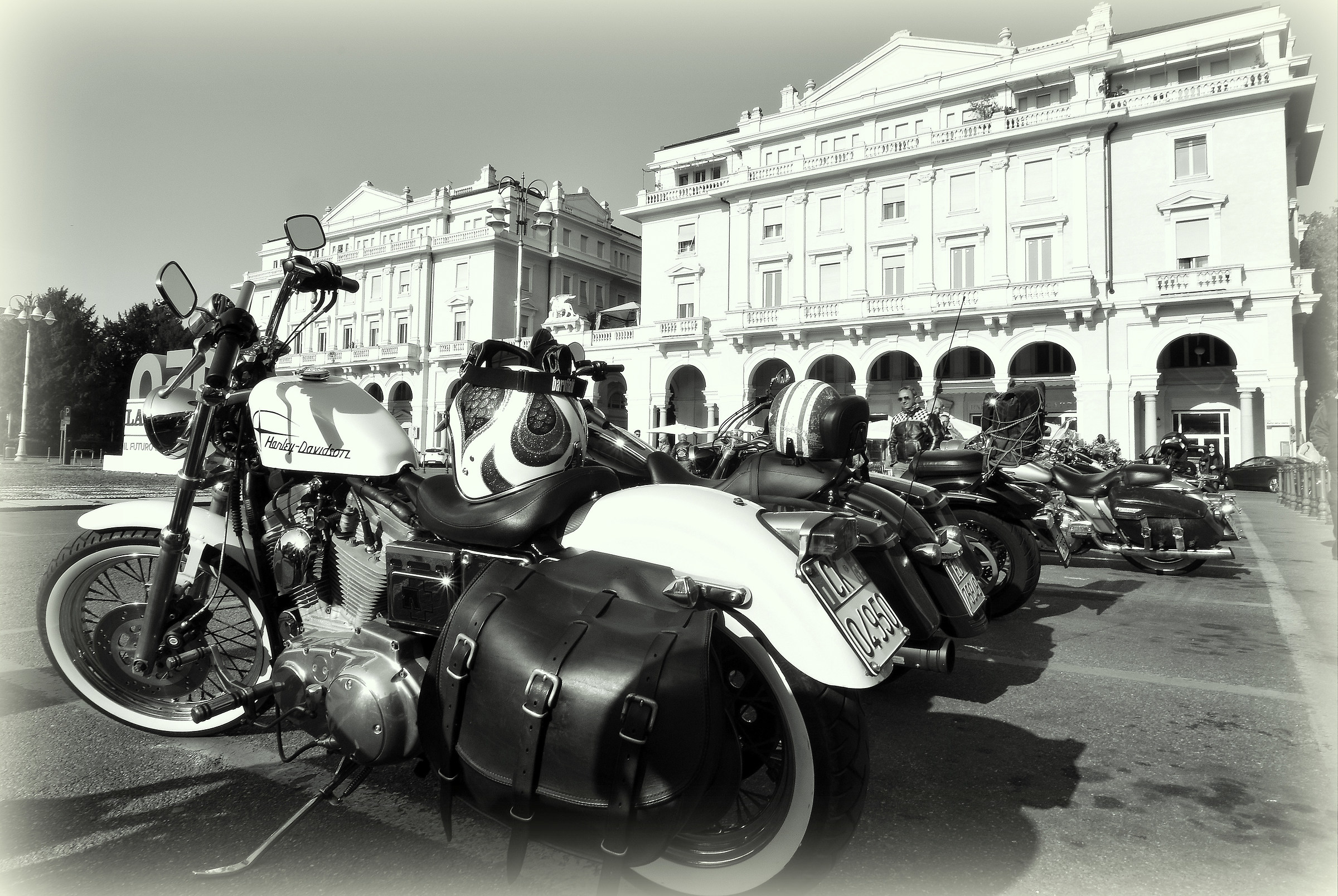 With the background of Palazzo Venezia