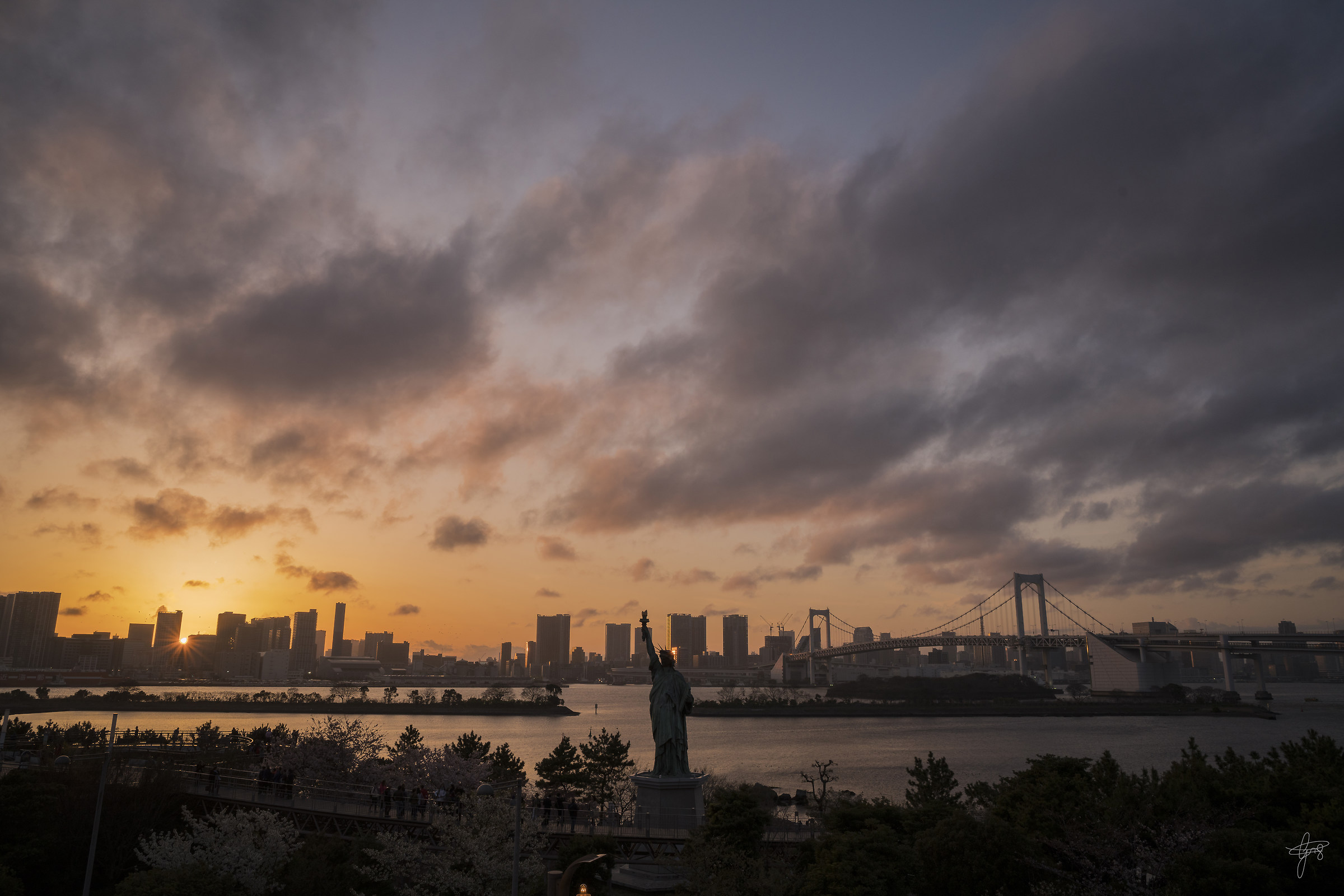 Sunset over Tokyo Bay