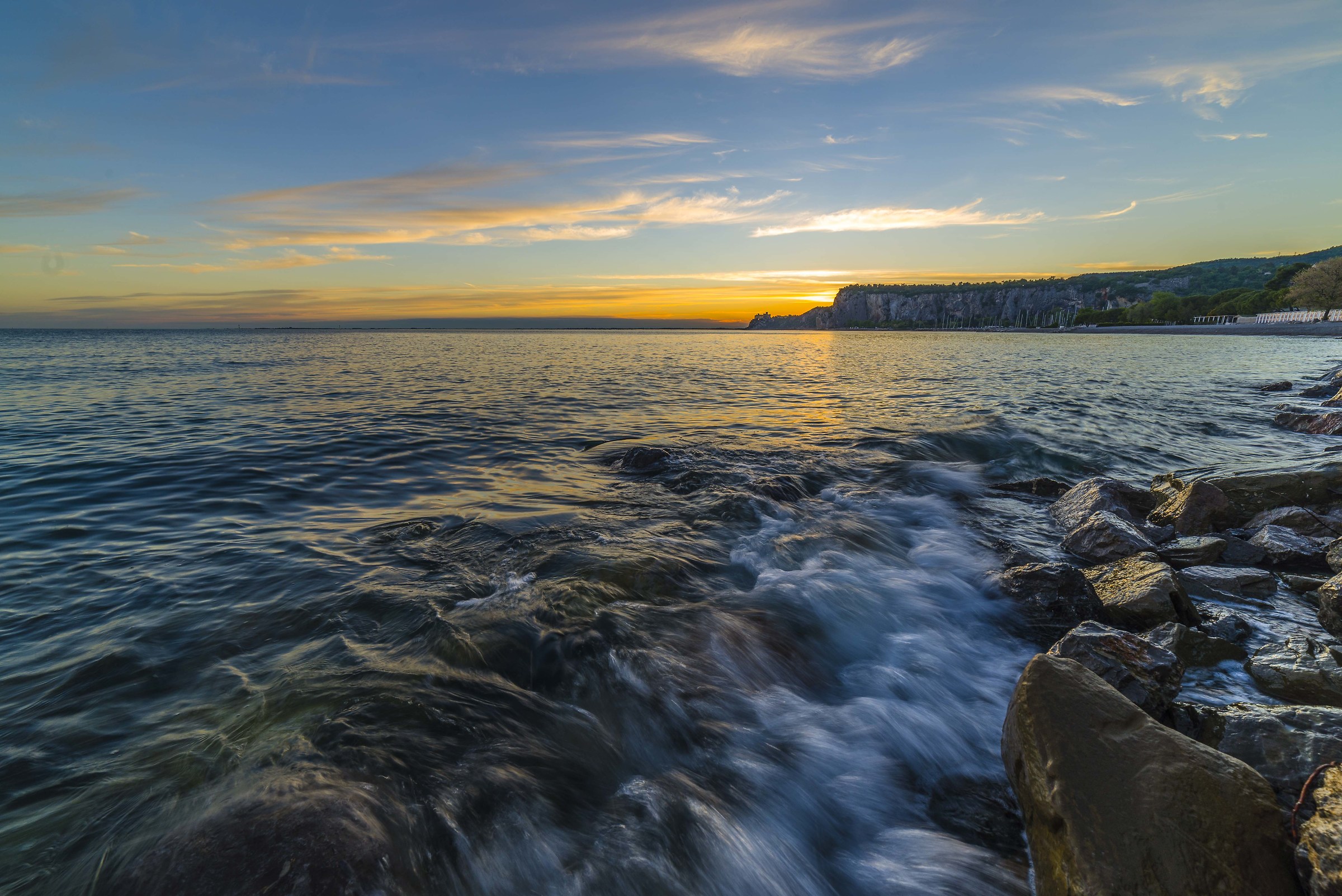 The sea calls me with a thousand voices